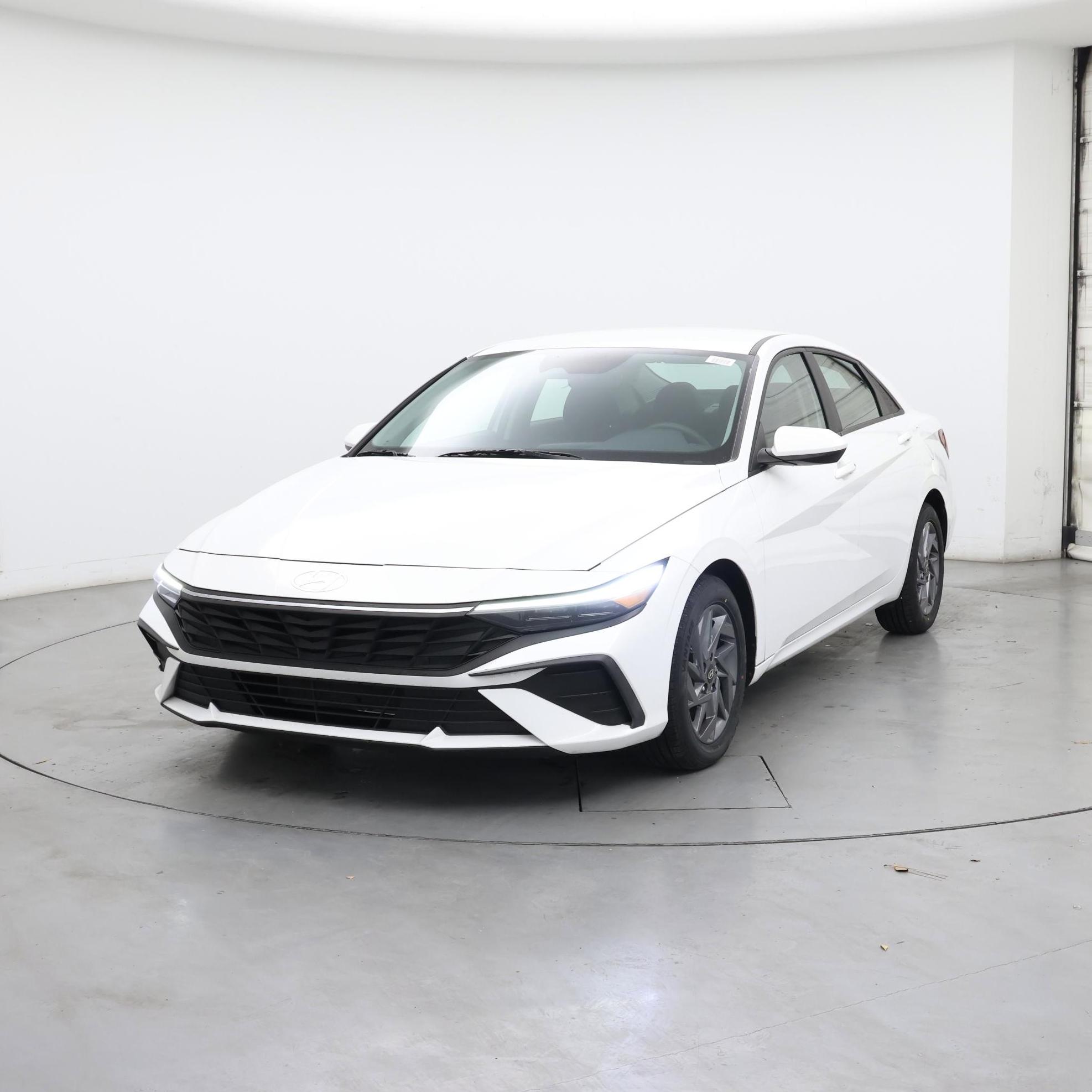 Thumbnail: 2024 Hyundai Elantra - 4