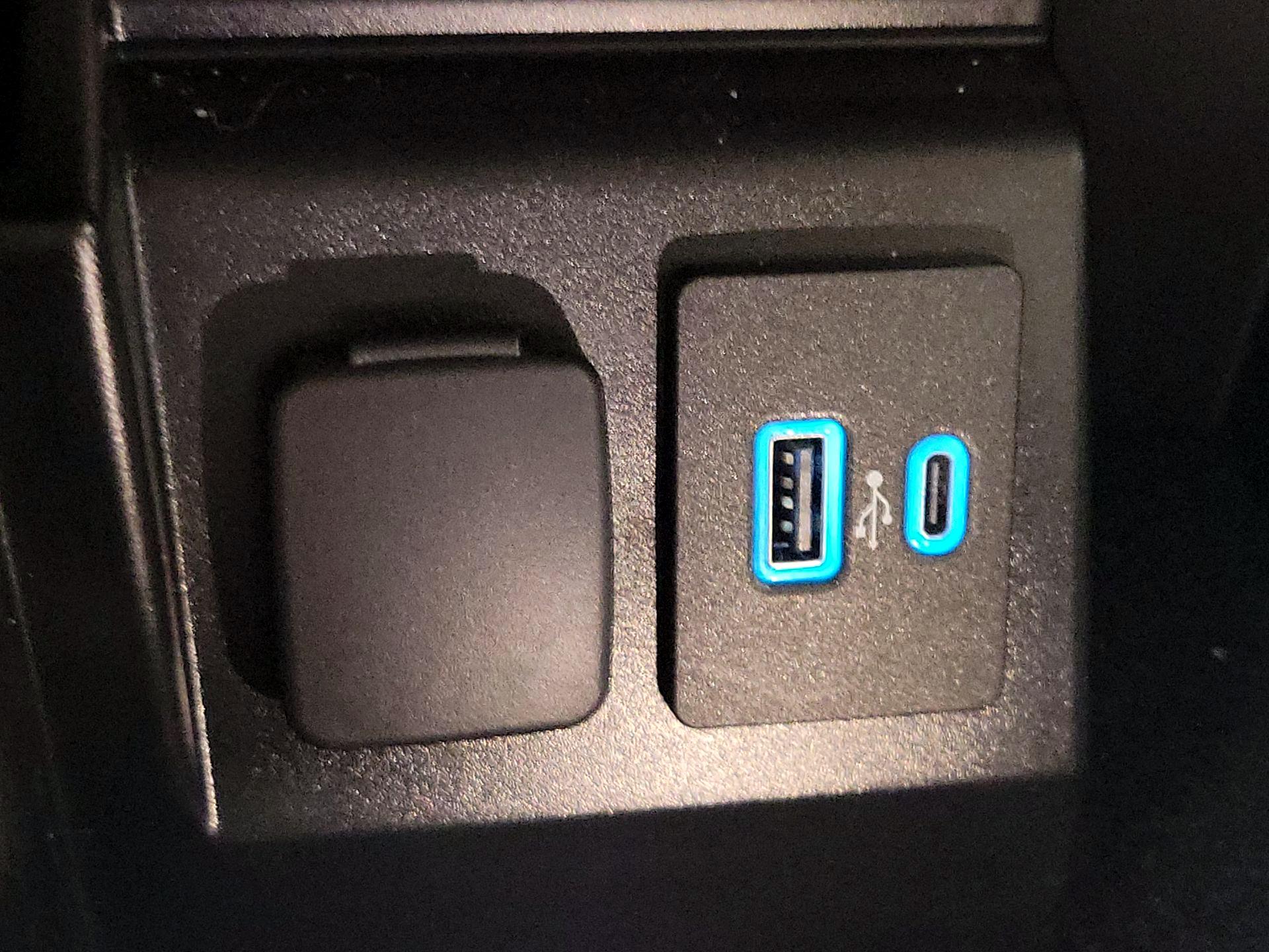 Thumbnail: 2021 Ford Explorer - 18