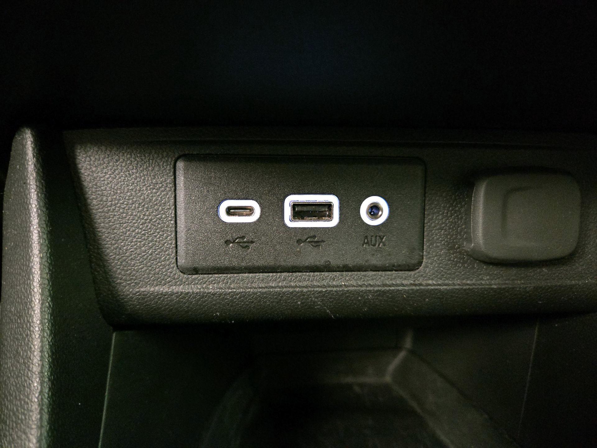 Thumbnail: 2023 Buick Encore GX - 18