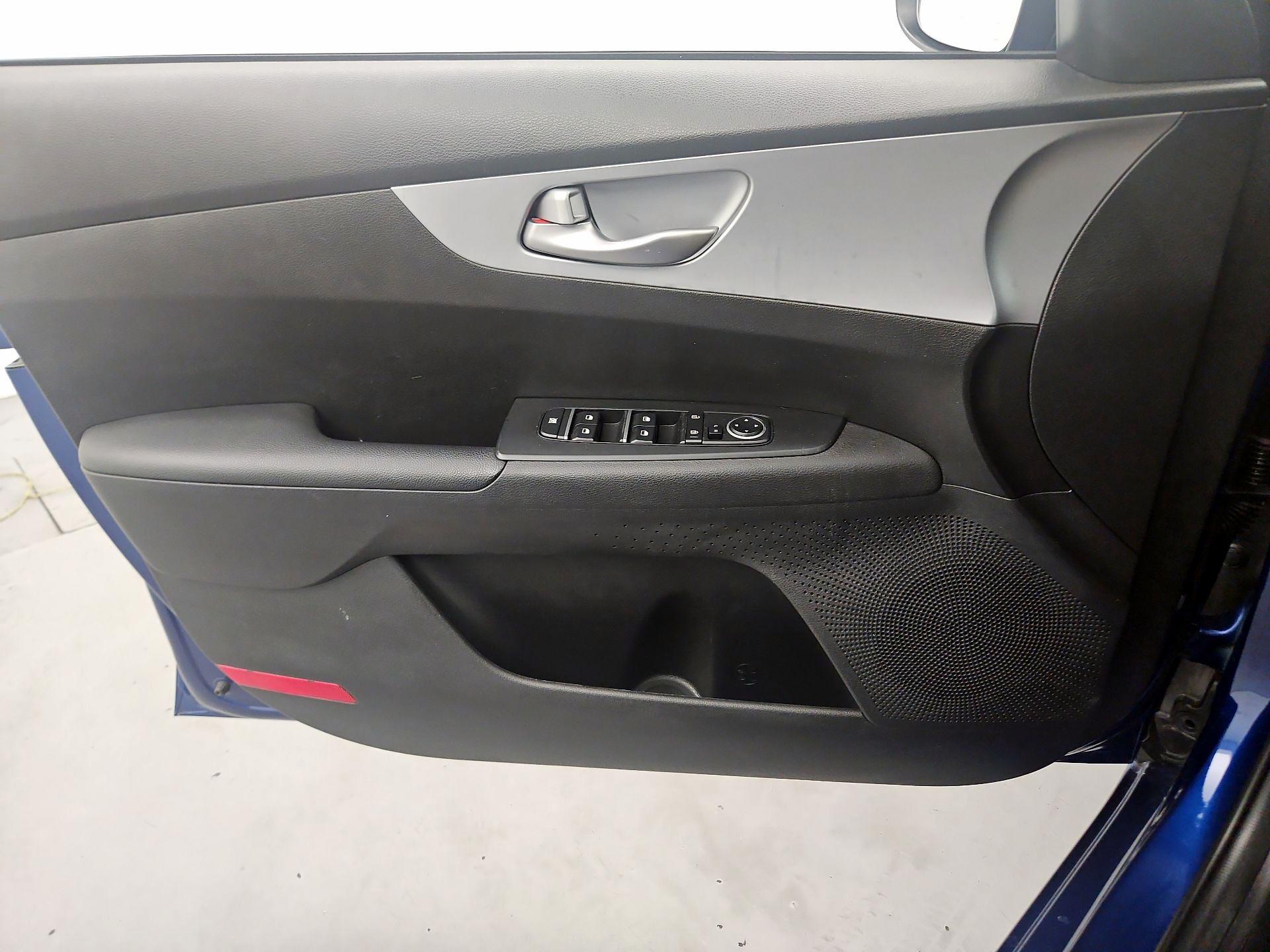 Thumbnail: 2023 Kia Forte - 12