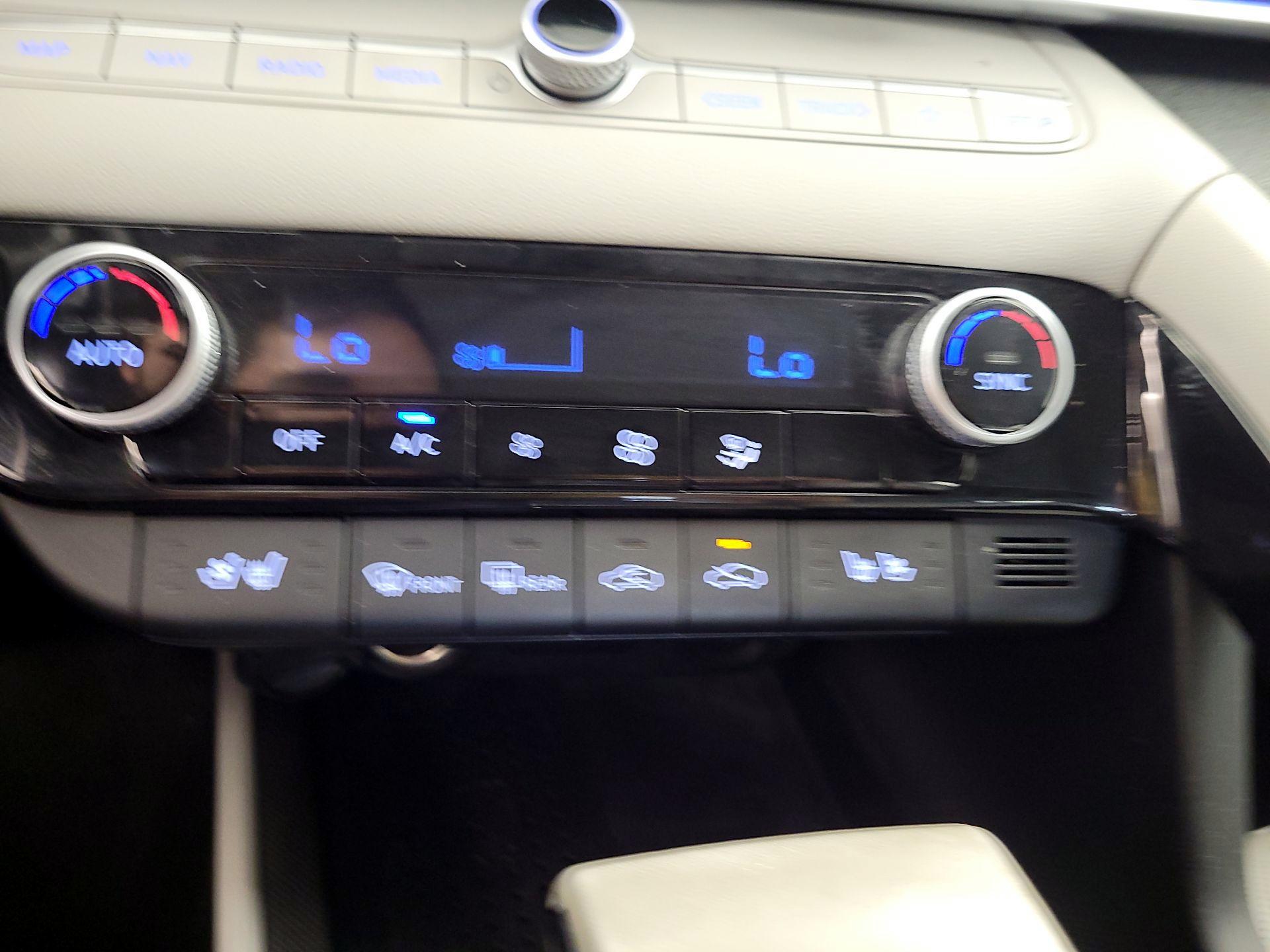 Thumbnail: 2023 Hyundai Elantra - 14