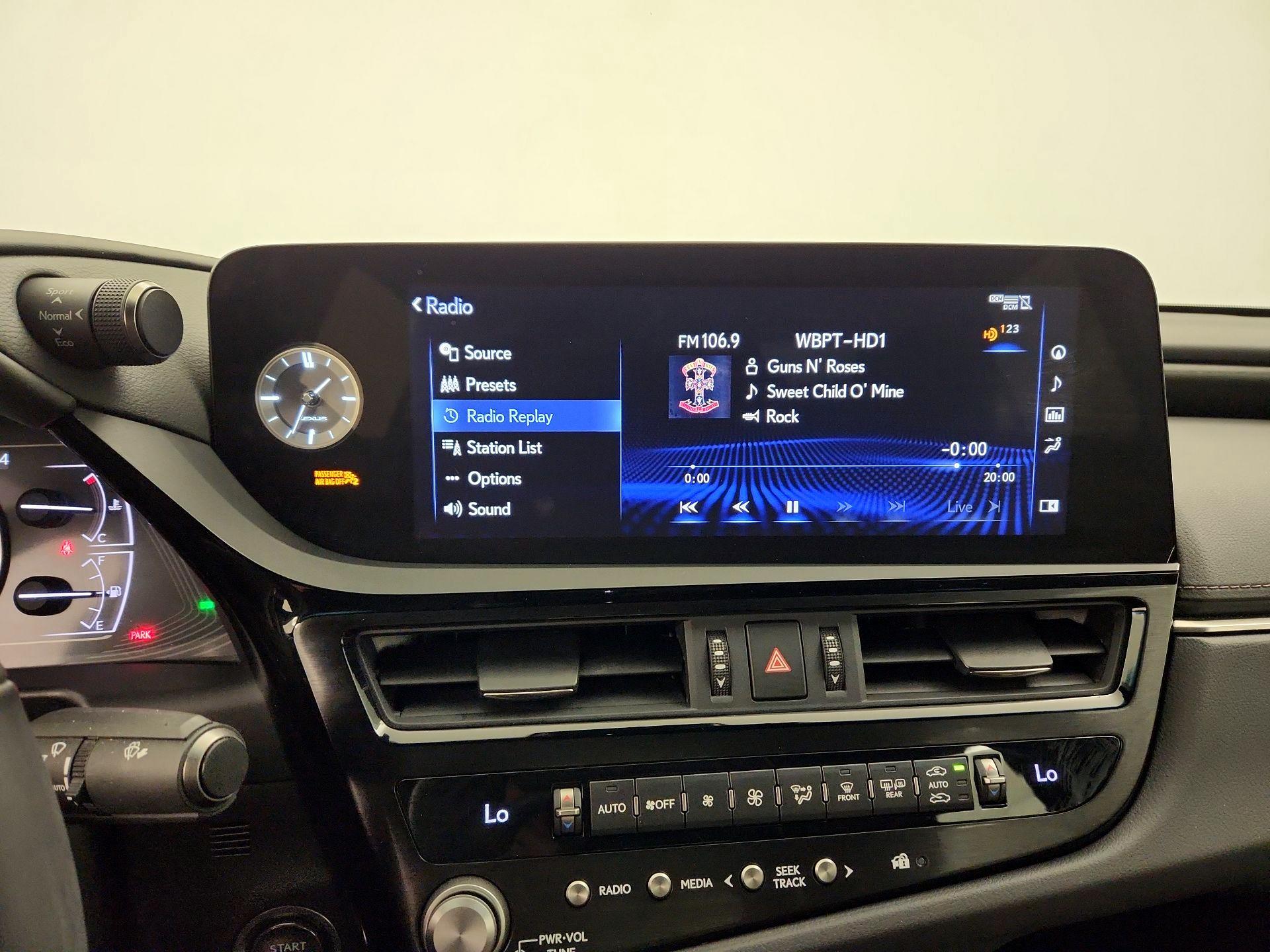 Thumbnail: 2022 Lexus ES - 16