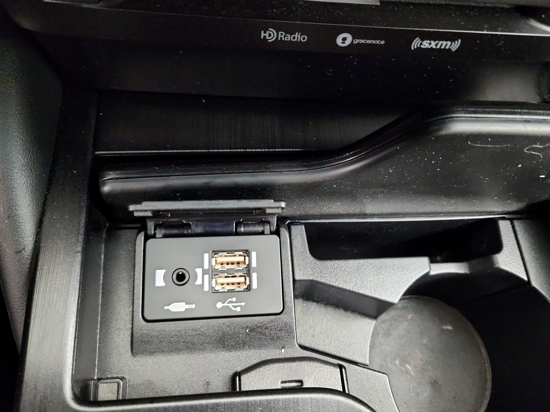 Thumbnail: 2022 Lexus ES - 19