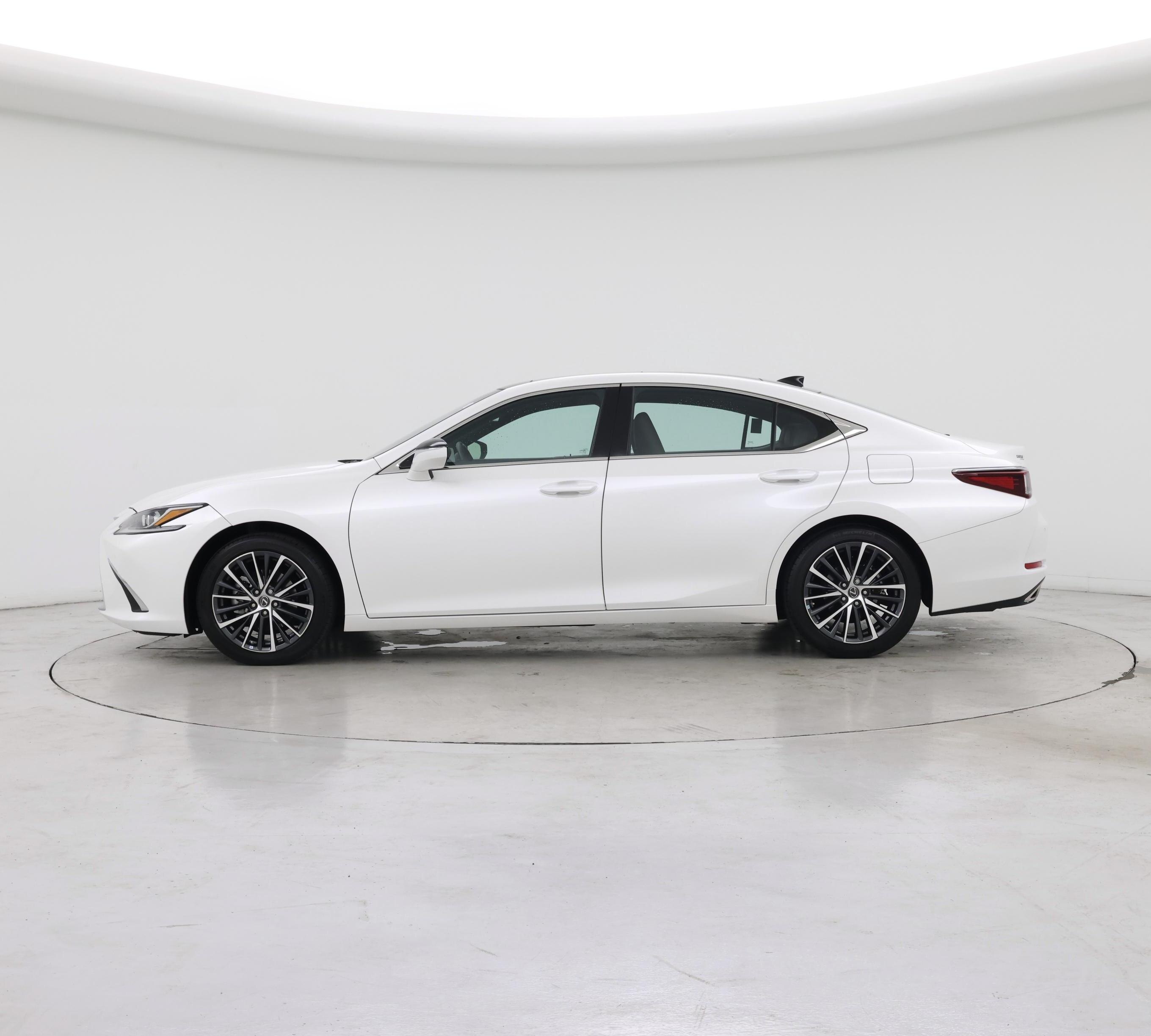 Thumbnail: 2022 Lexus ES - 3