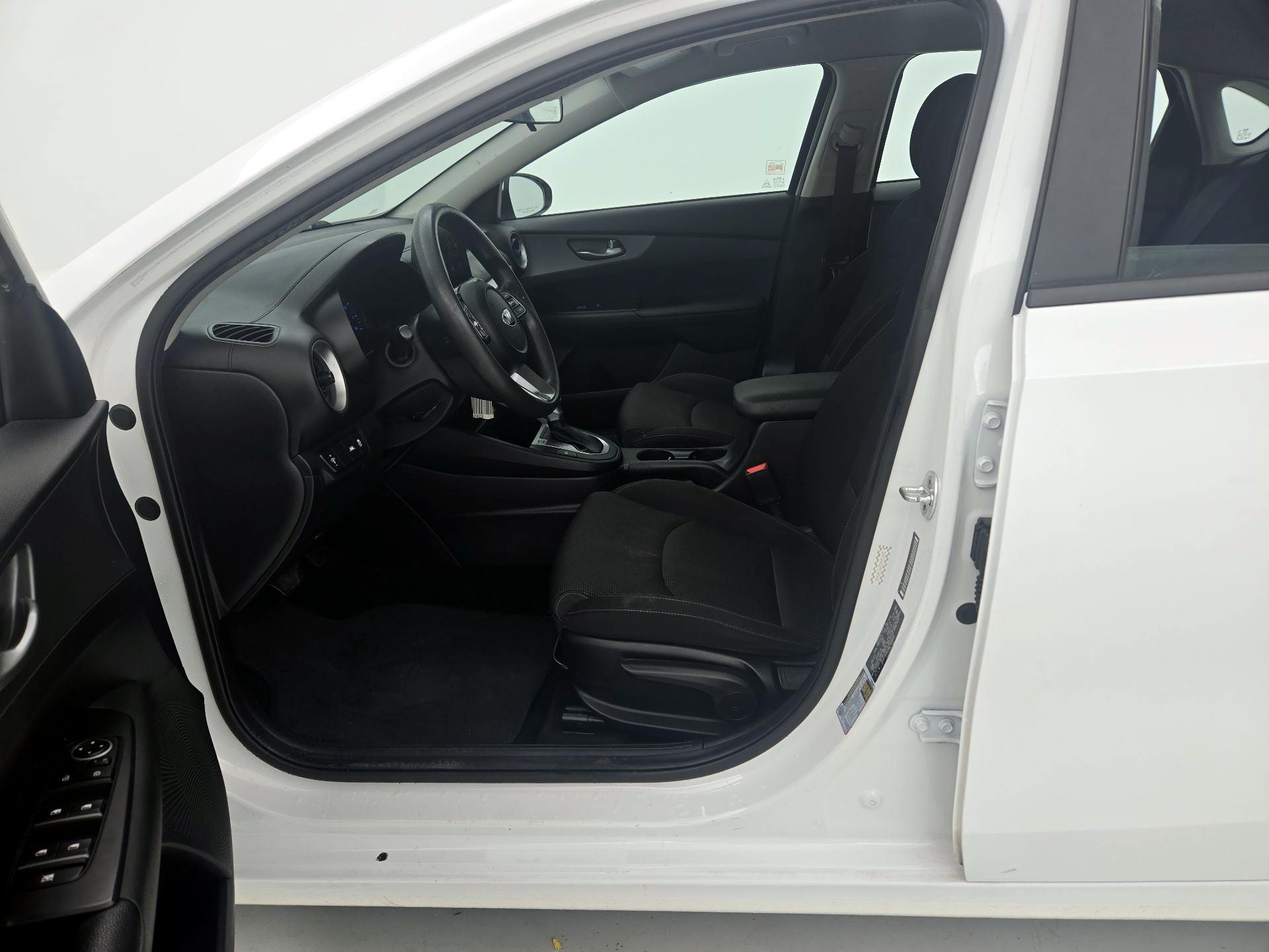 Thumbnail: 2021 Kia Forte - 11