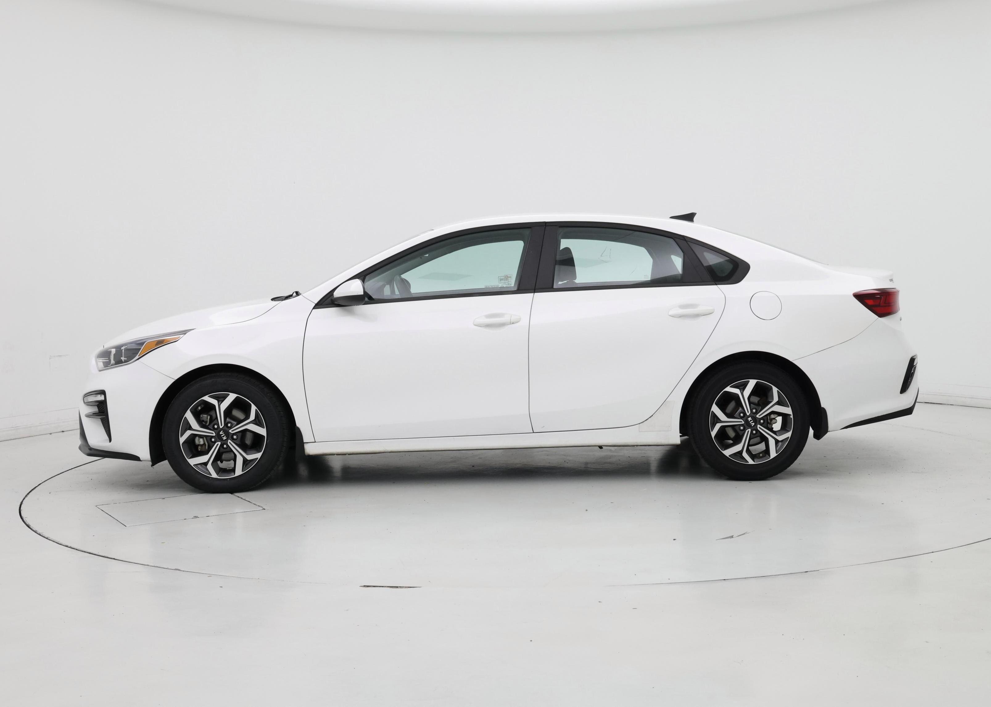 Thumbnail: 2021 Kia Forte - 3