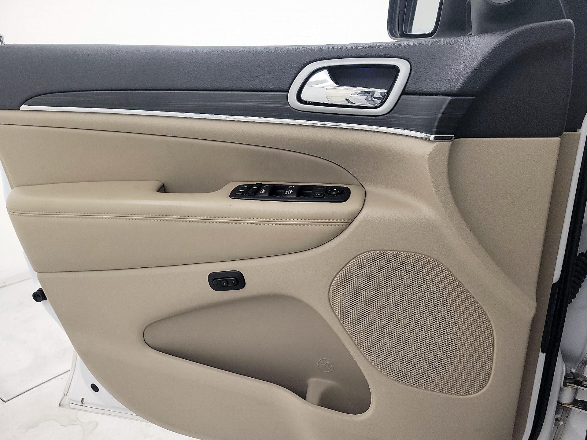 Thumbnail: 2022 Jeep Grand Cherokee - 12