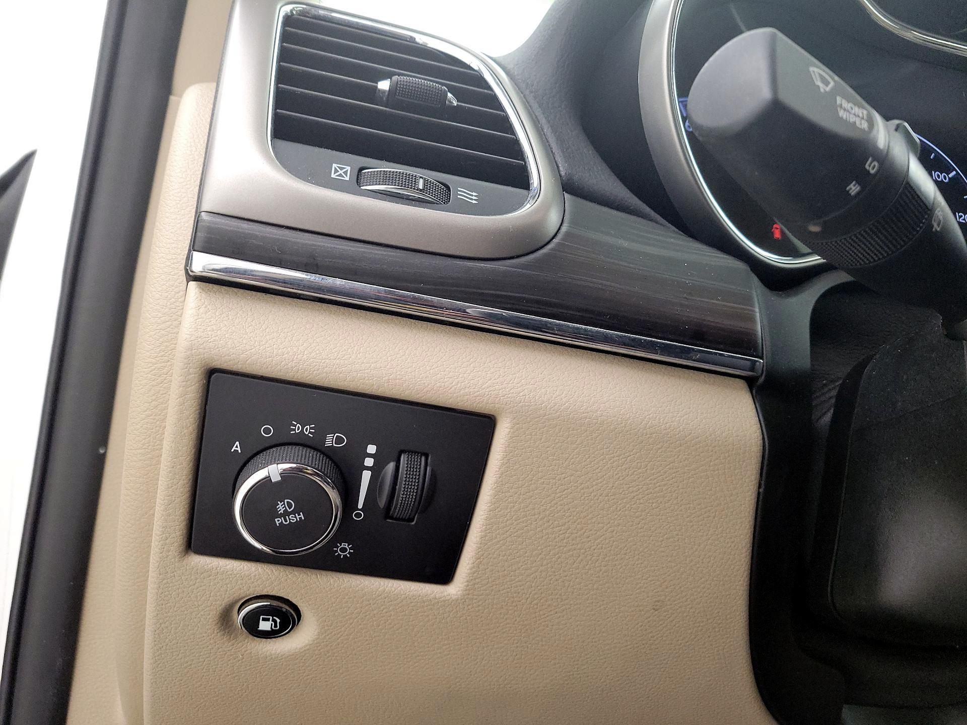 Thumbnail: 2022 Jeep Grand Cherokee - 13