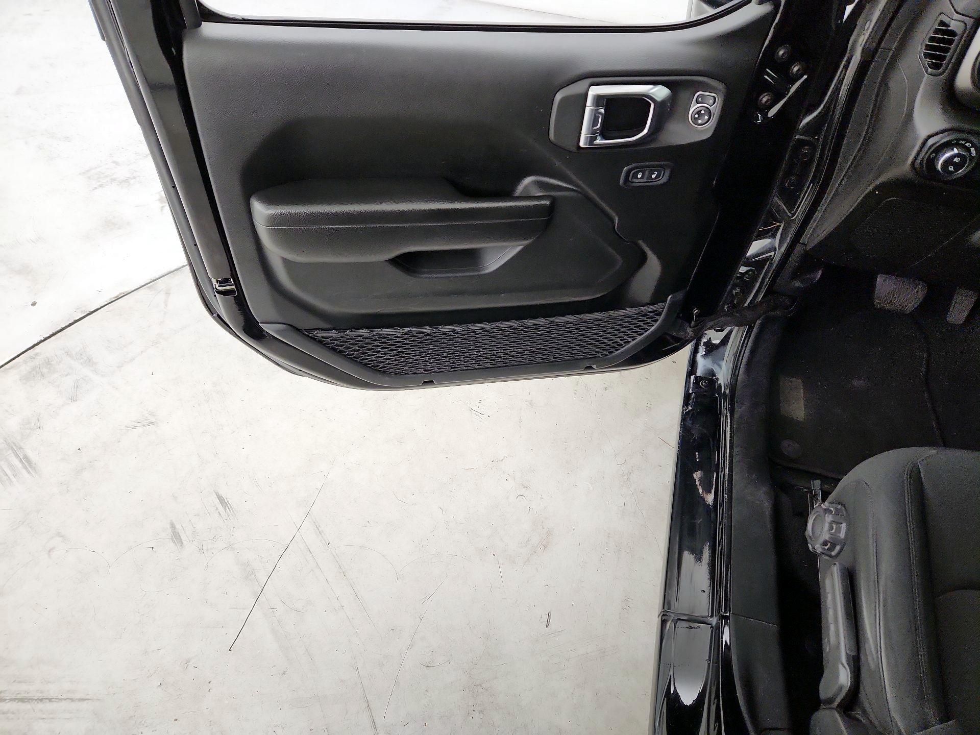 Thumbnail: 2023 Jeep Gladiator - 12