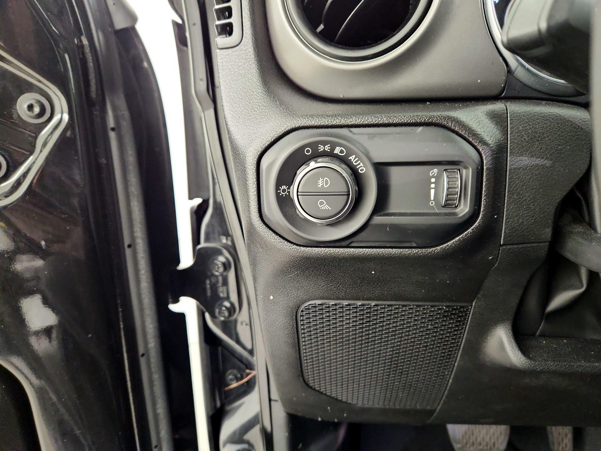 Thumbnail: 2023 Jeep Gladiator - 13