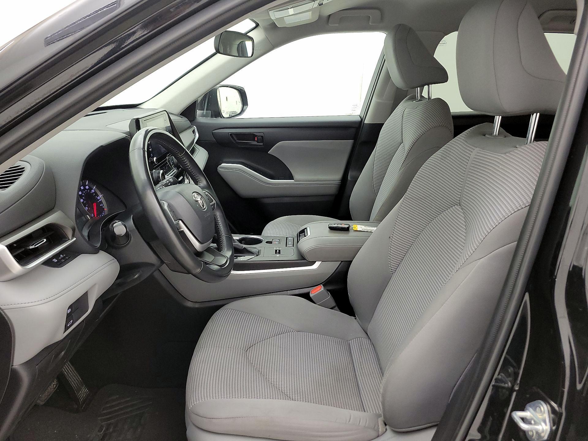 Thumbnail: 2022 Toyota Highlander - 11