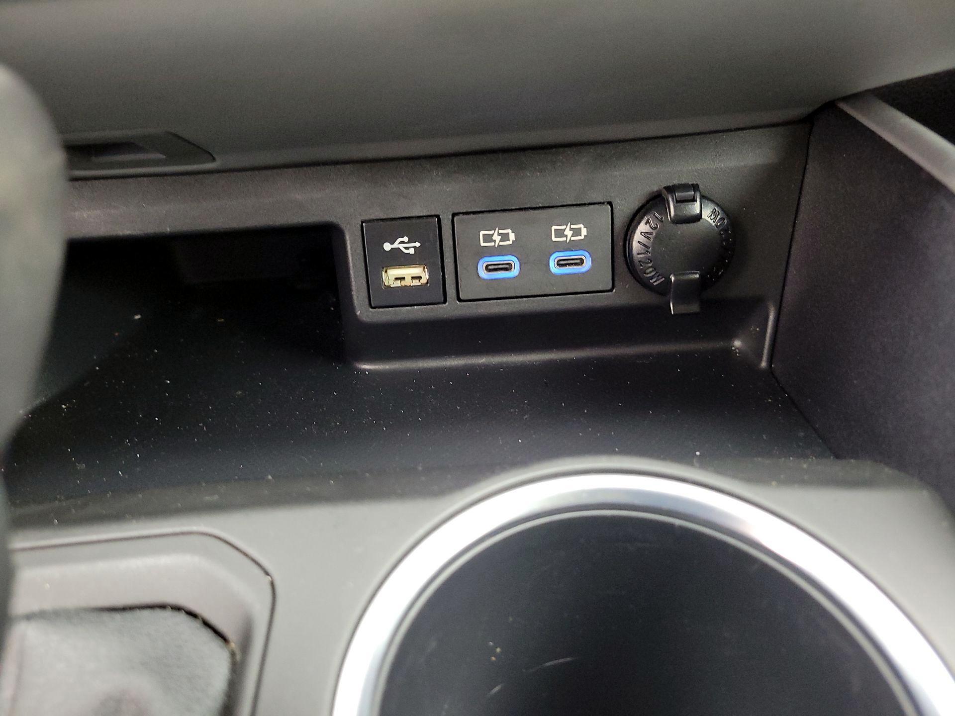 Thumbnail: 2022 Toyota Highlander - 18