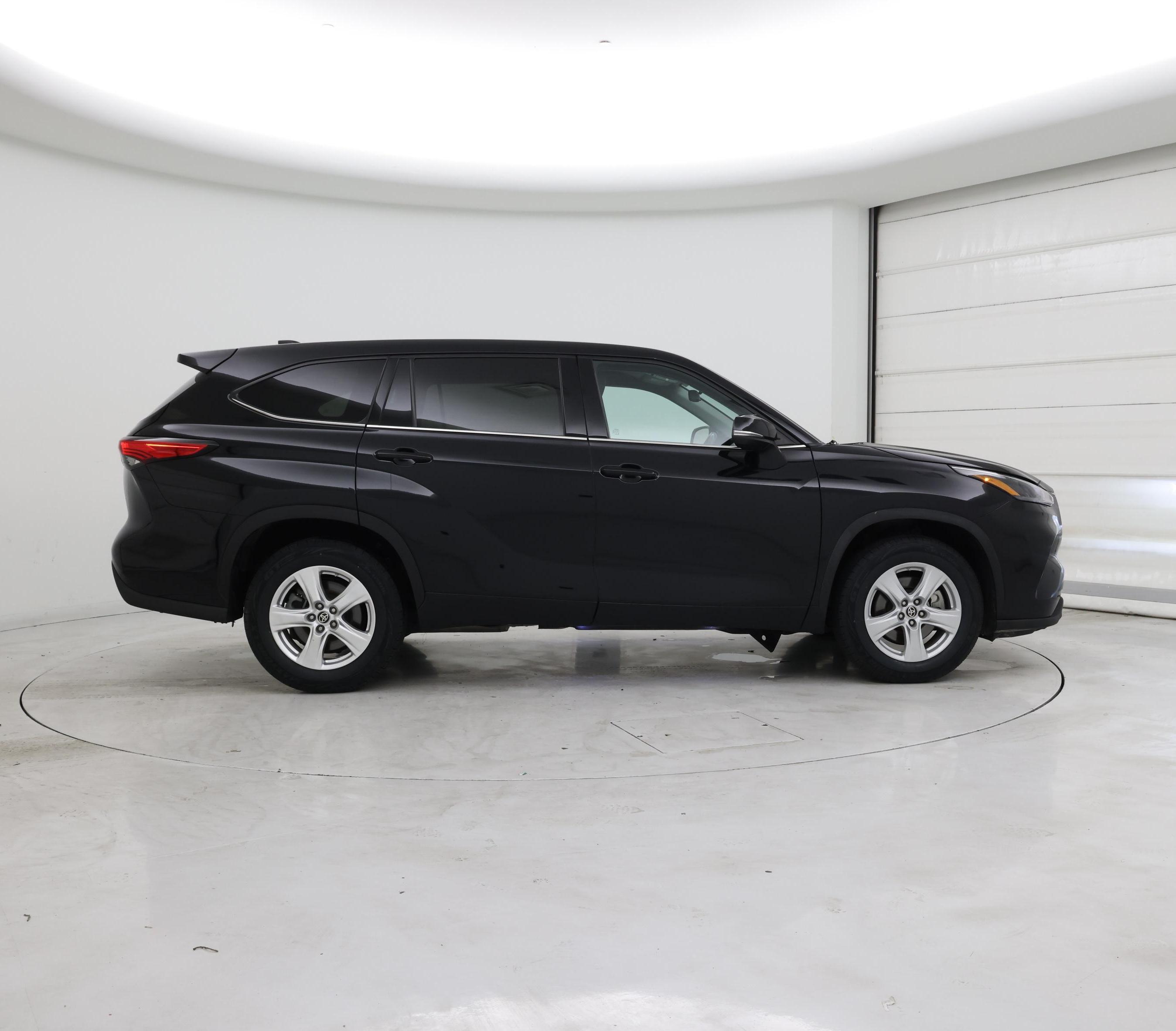 Thumbnail: 2022 Toyota Highlander - 7