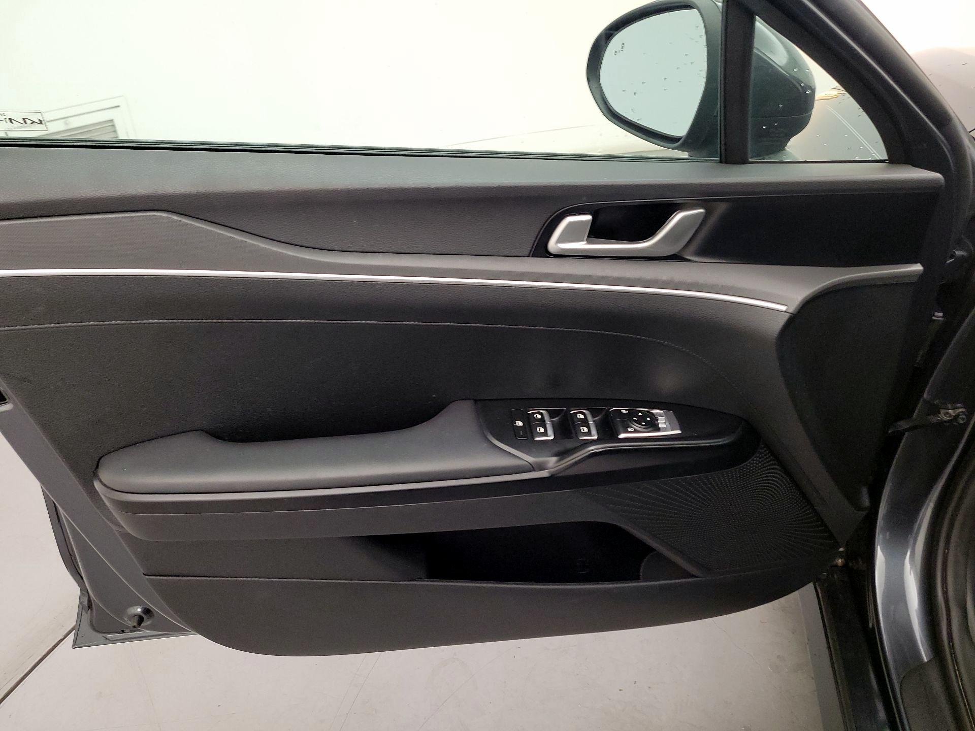 Thumbnail: 2022 Kia K5 - 12