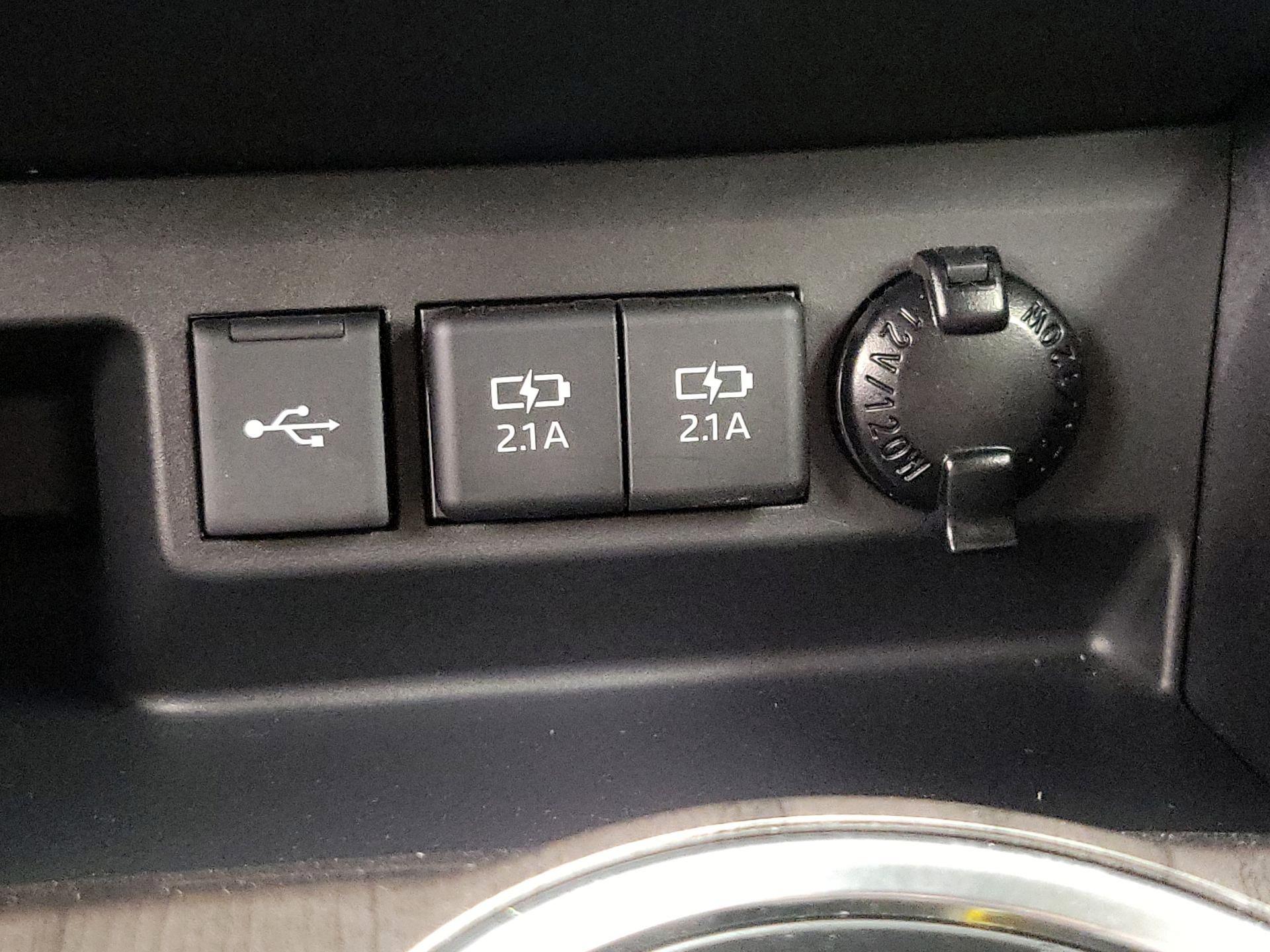 Thumbnail: 2021 Toyota Highlander - 18