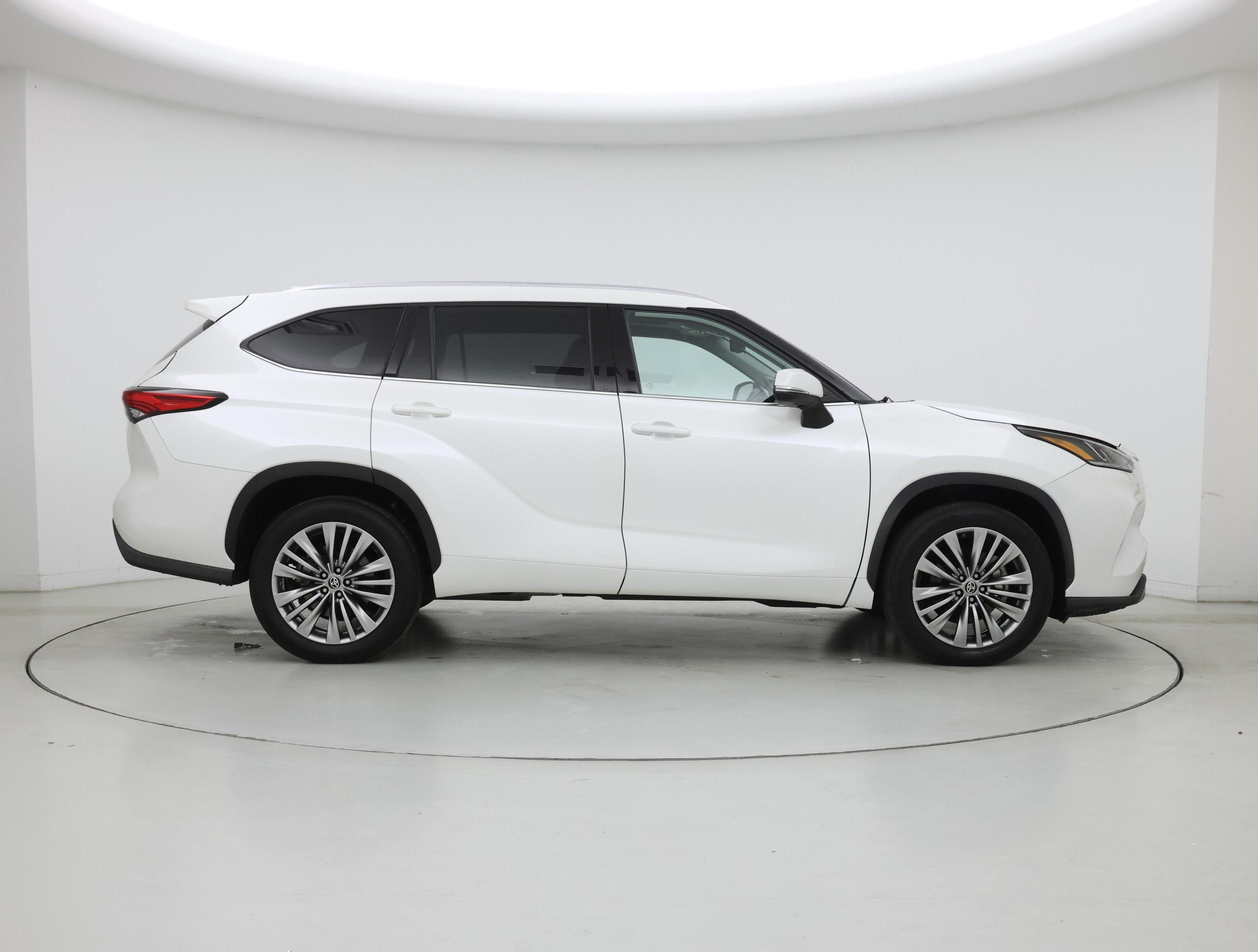 Thumbnail: 2021 Toyota Highlander - 7