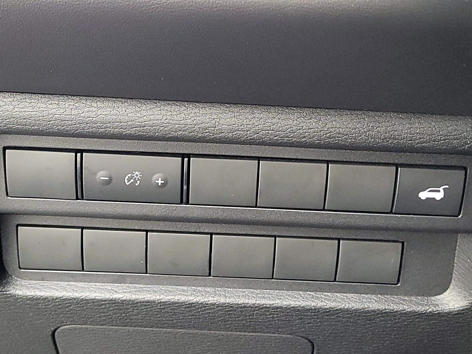 Thumbnail: 2024 Mitsubishi Outlander - 13