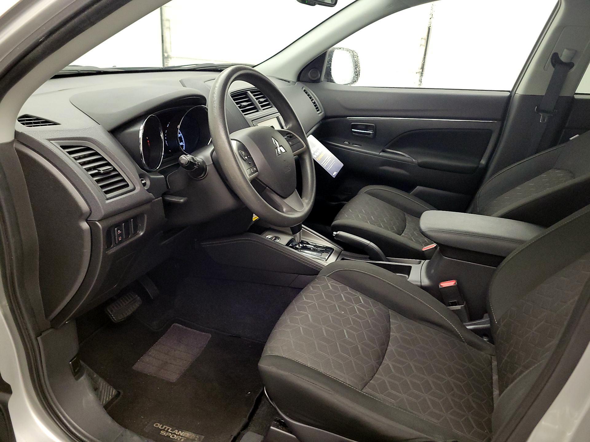 Thumbnail: 2023 Mitsubishi Outlander Sport - 11