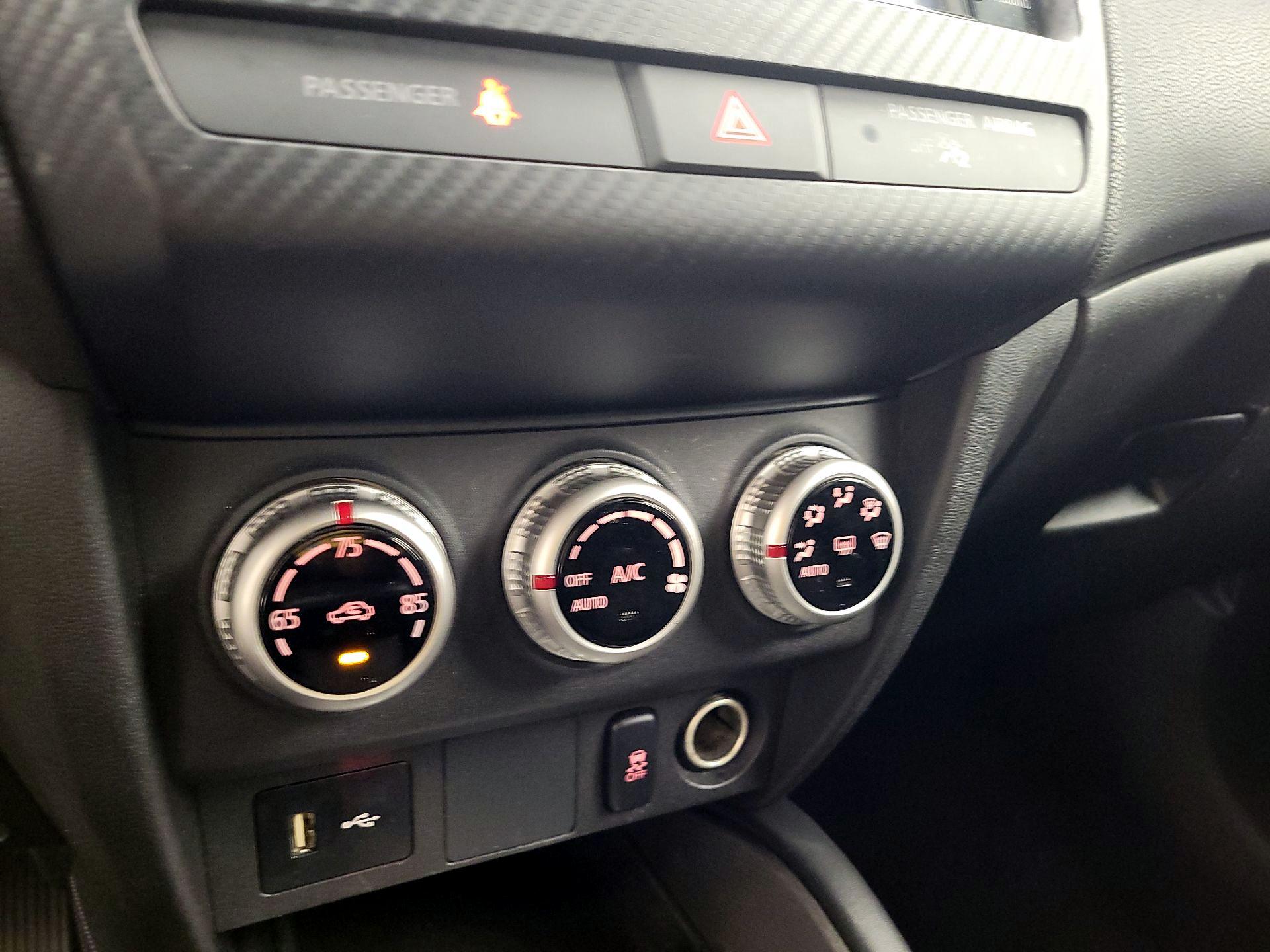 Thumbnail: 2023 Mitsubishi Outlander Sport - 14