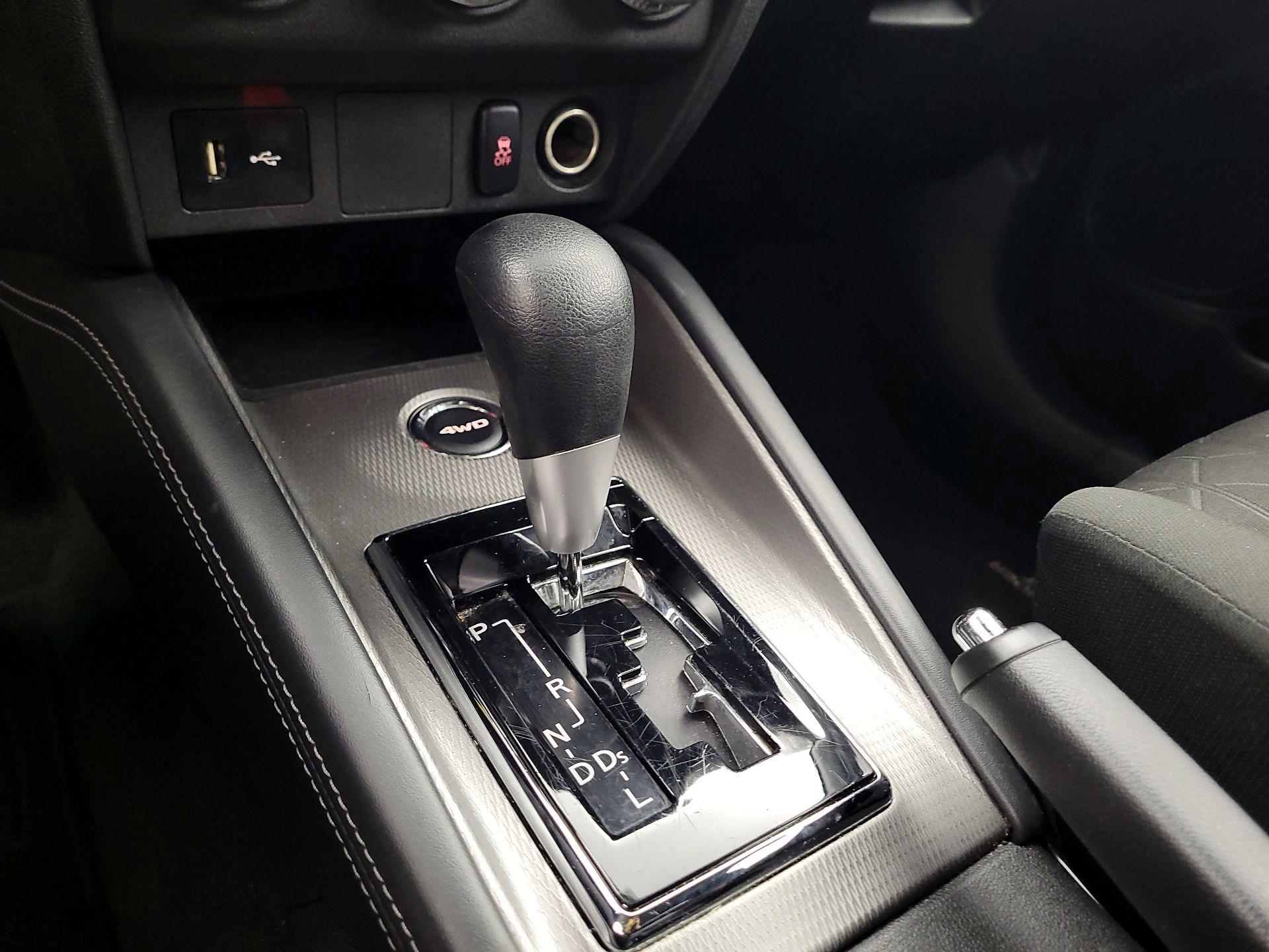 Thumbnail: 2023 Mitsubishi Outlander Sport - 15