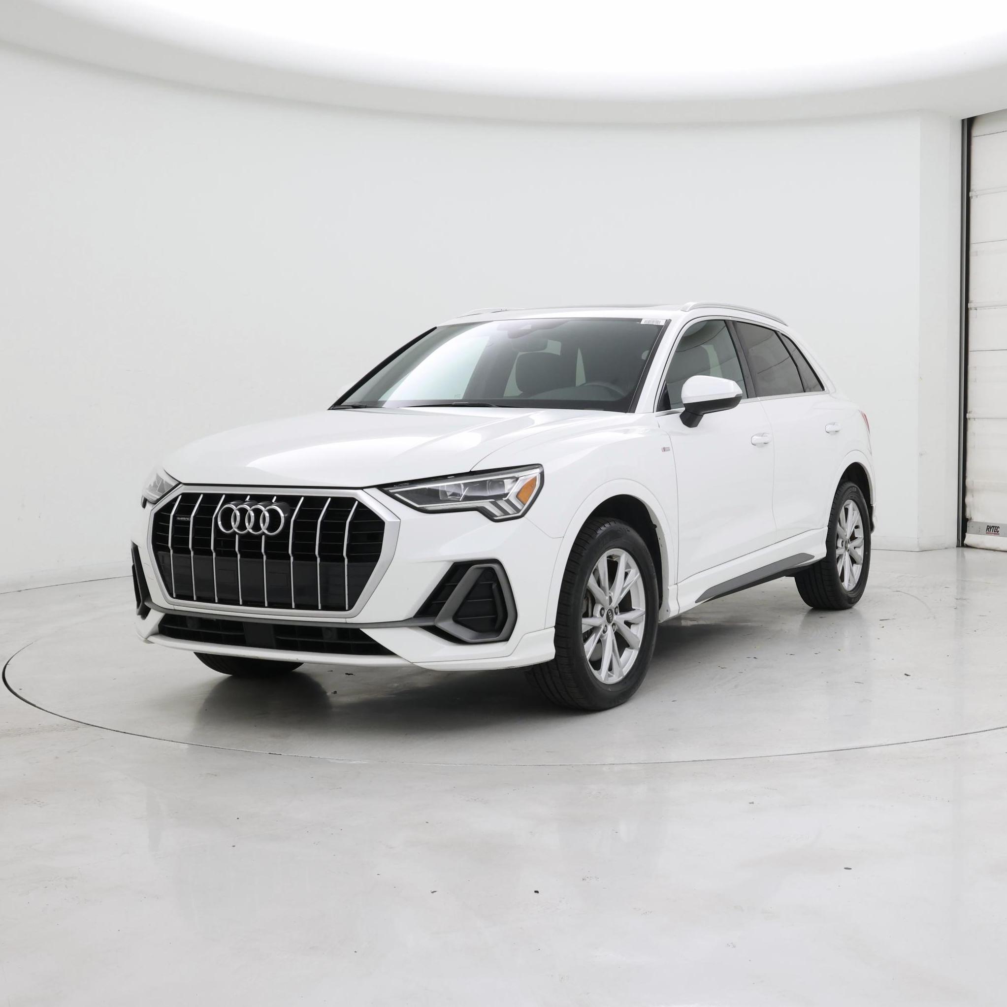 Thumbnail: 2021 Audi Q3 - 4