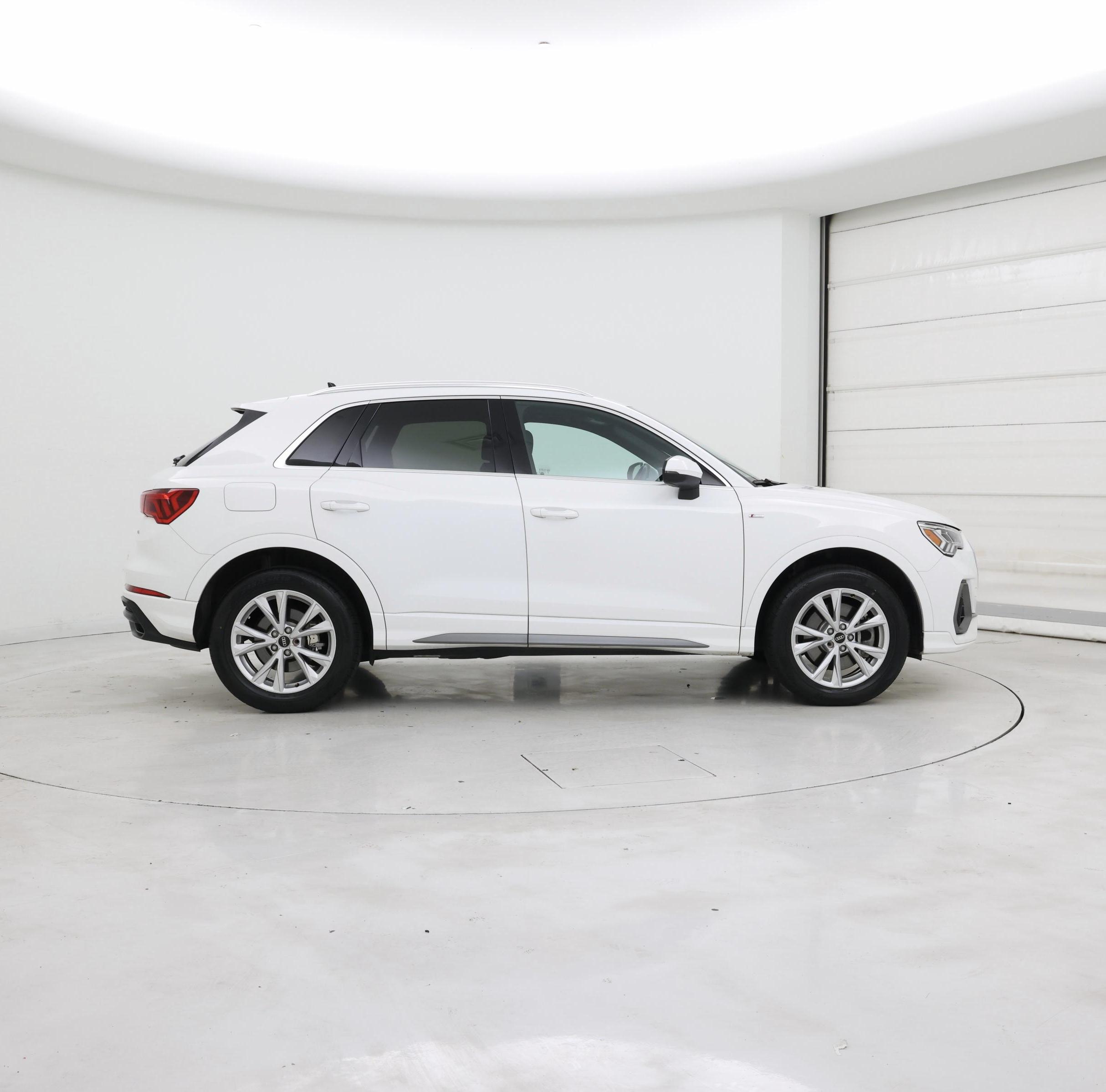 Thumbnail: 2021 Audi Q3 - 7