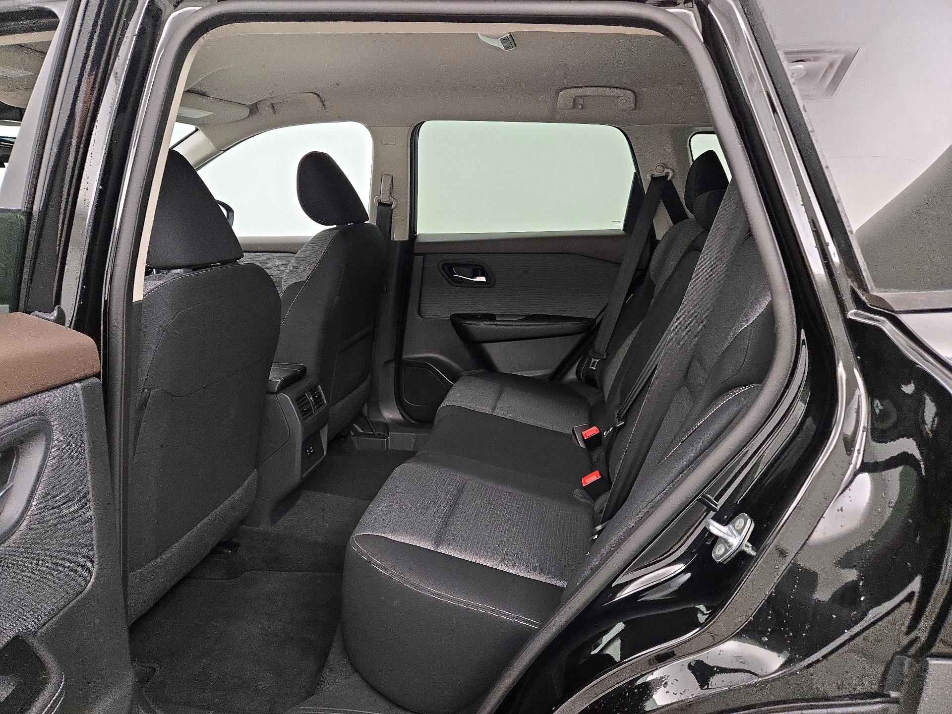 Thumbnail: 2023 Nissan Rogue - 19