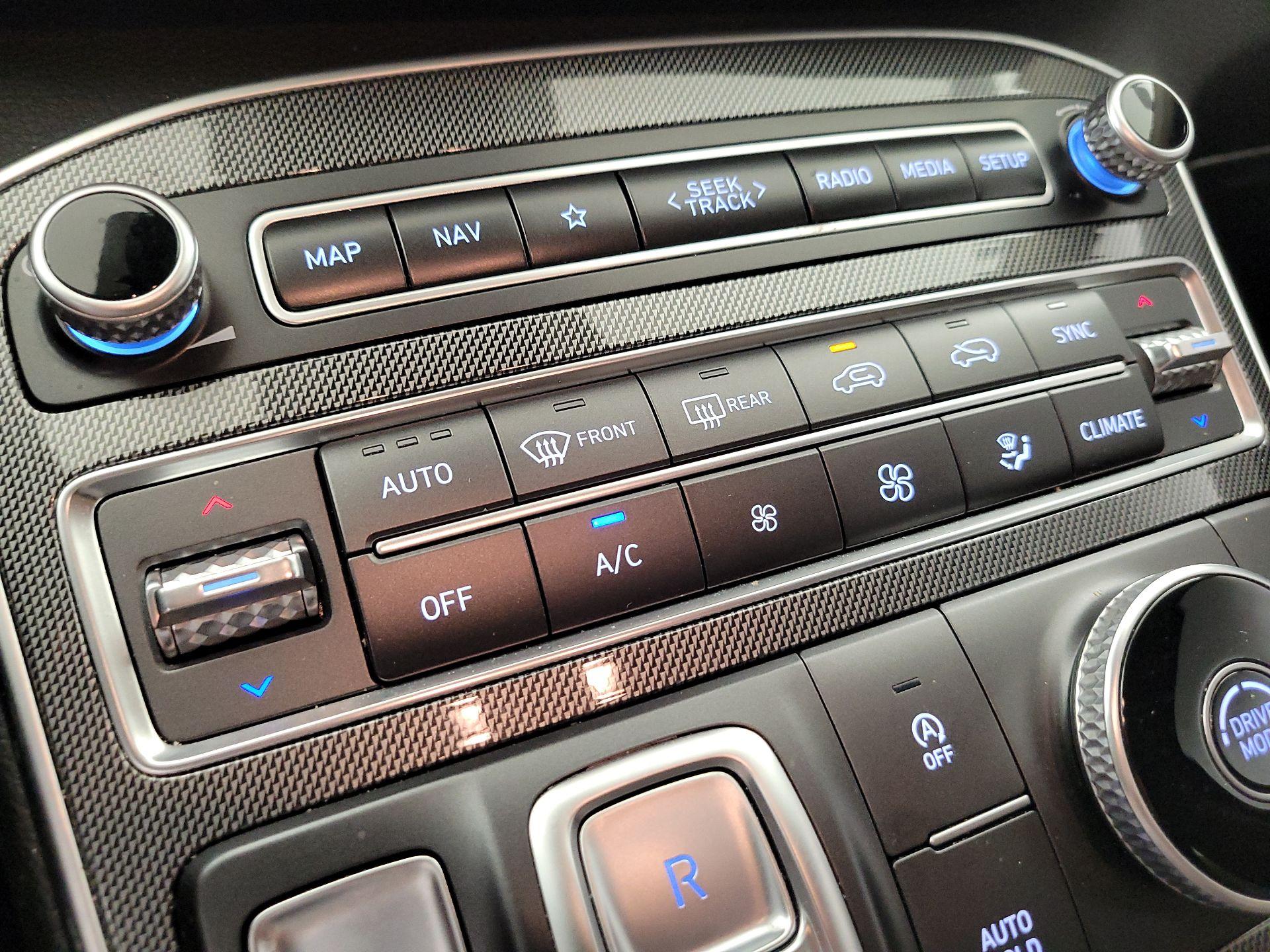 Thumbnail: 2023 Hyundai Santa Fe - 17