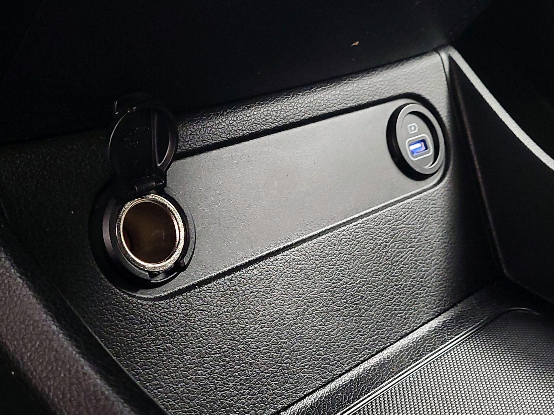 Thumbnail: 2022 Hyundai Santa Fe - 18