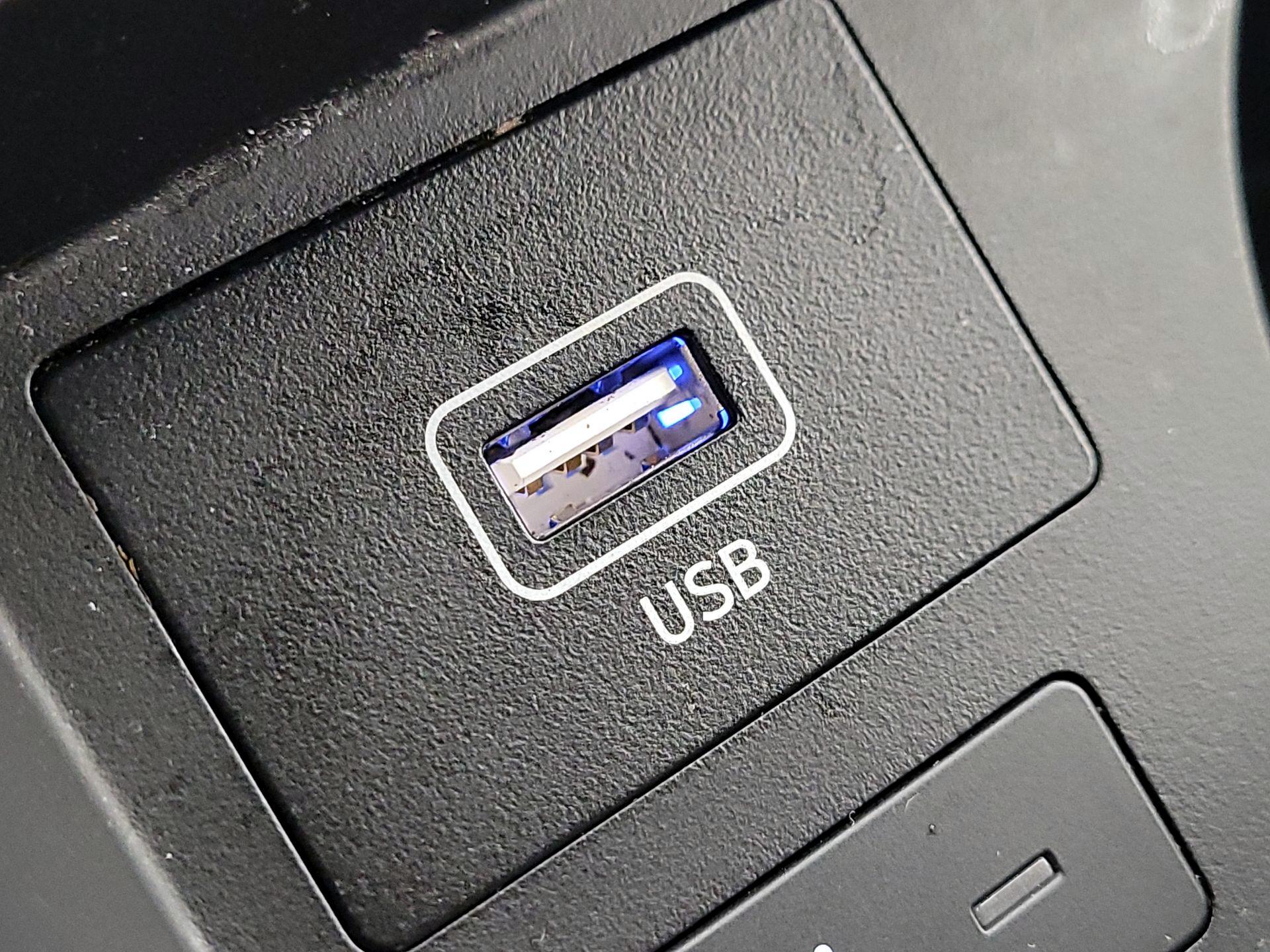 Thumbnail: 2023 Hyundai Santa Fe - 18