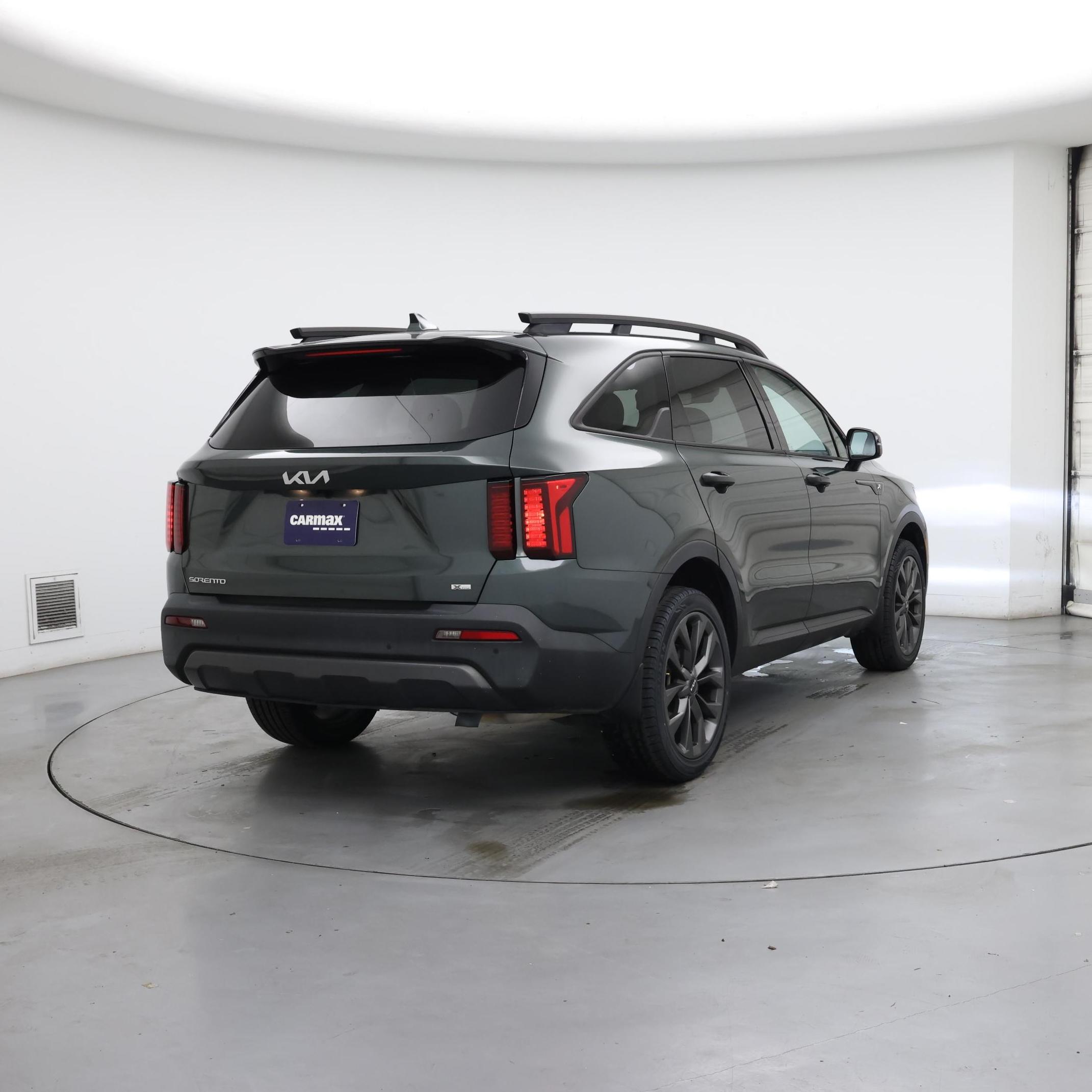 Thumbnail: 2023 Kia Sorento - 8