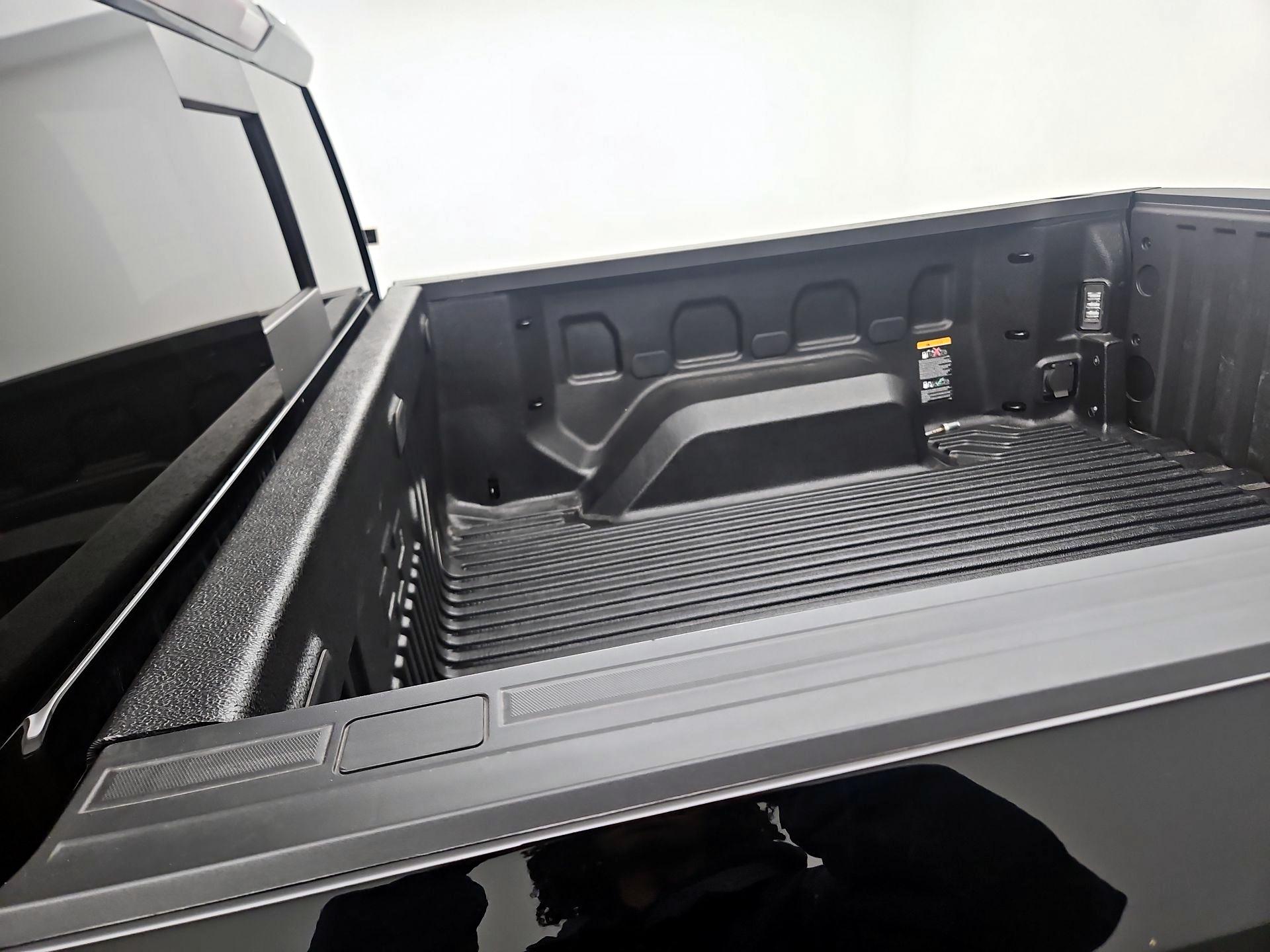 Thumbnail: 2025 Chevrolet Silverado 1500 - 17