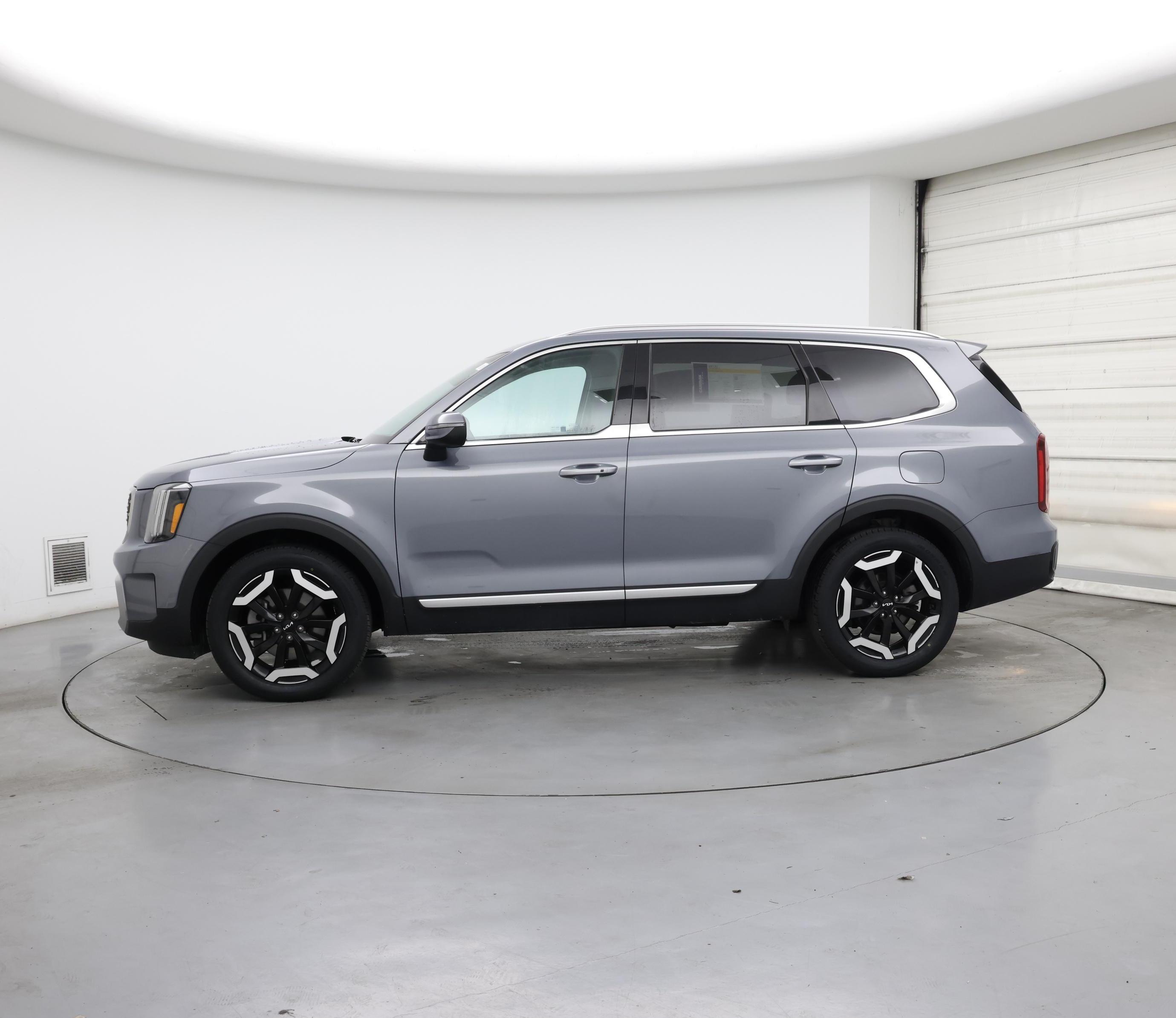 Thumbnail: 2023 Kia Telluride - 3