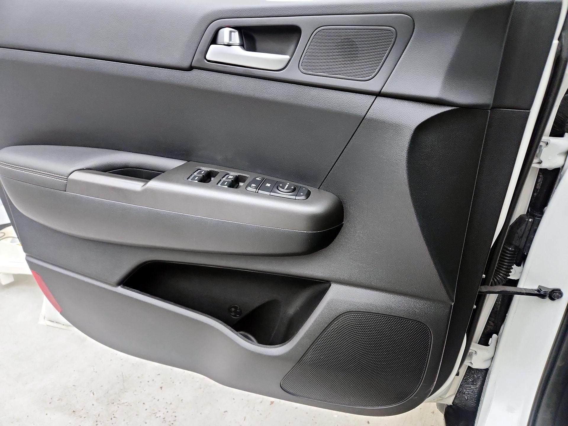 Thumbnail: 2021 Kia Sportage - 12