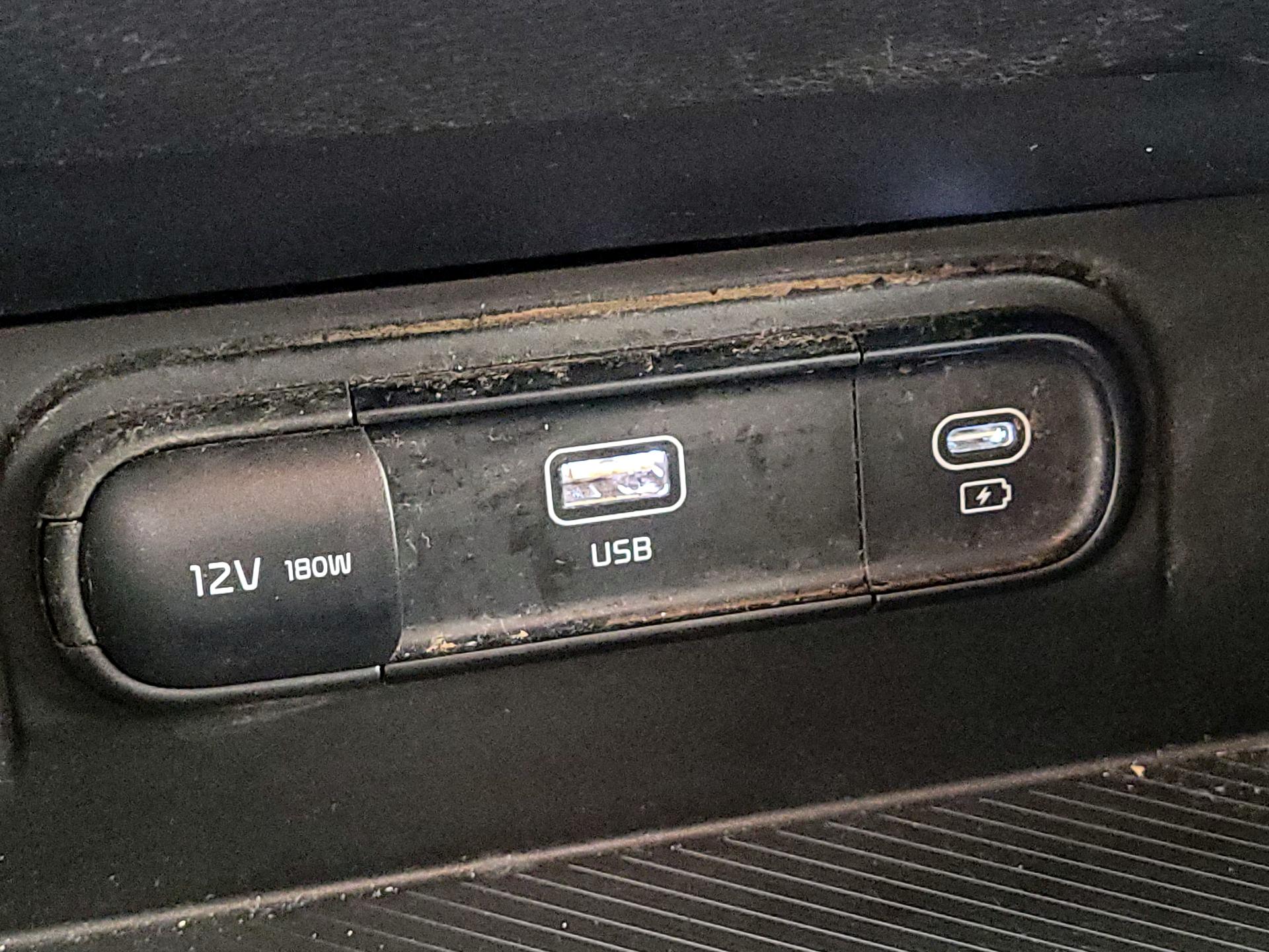 Thumbnail: 2023 Kia Sportage - 18