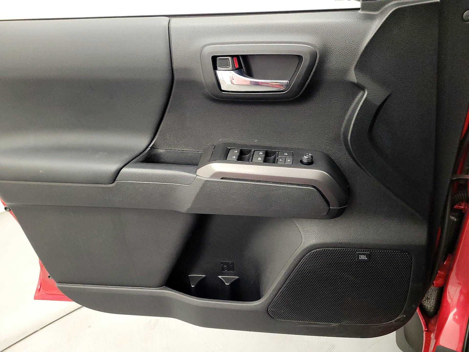 Thumbnail: 2021 Toyota Tacoma - 12