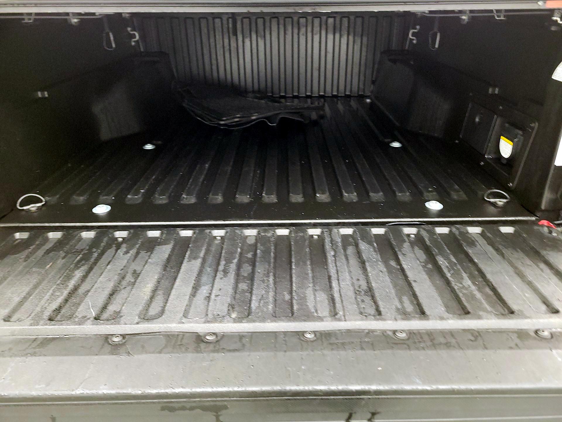 Thumbnail: 2021 Toyota Tacoma - 16