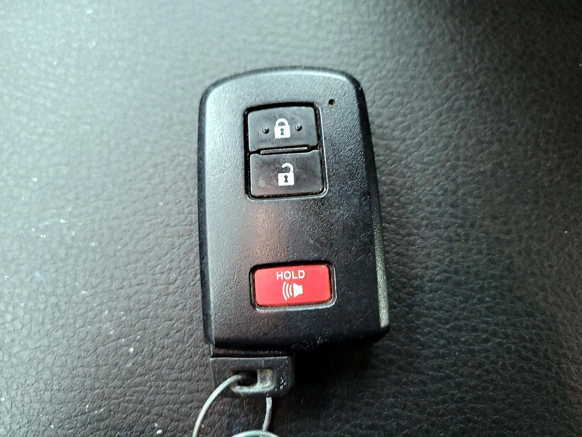 Thumbnail: 2021 Toyota Tacoma - 18