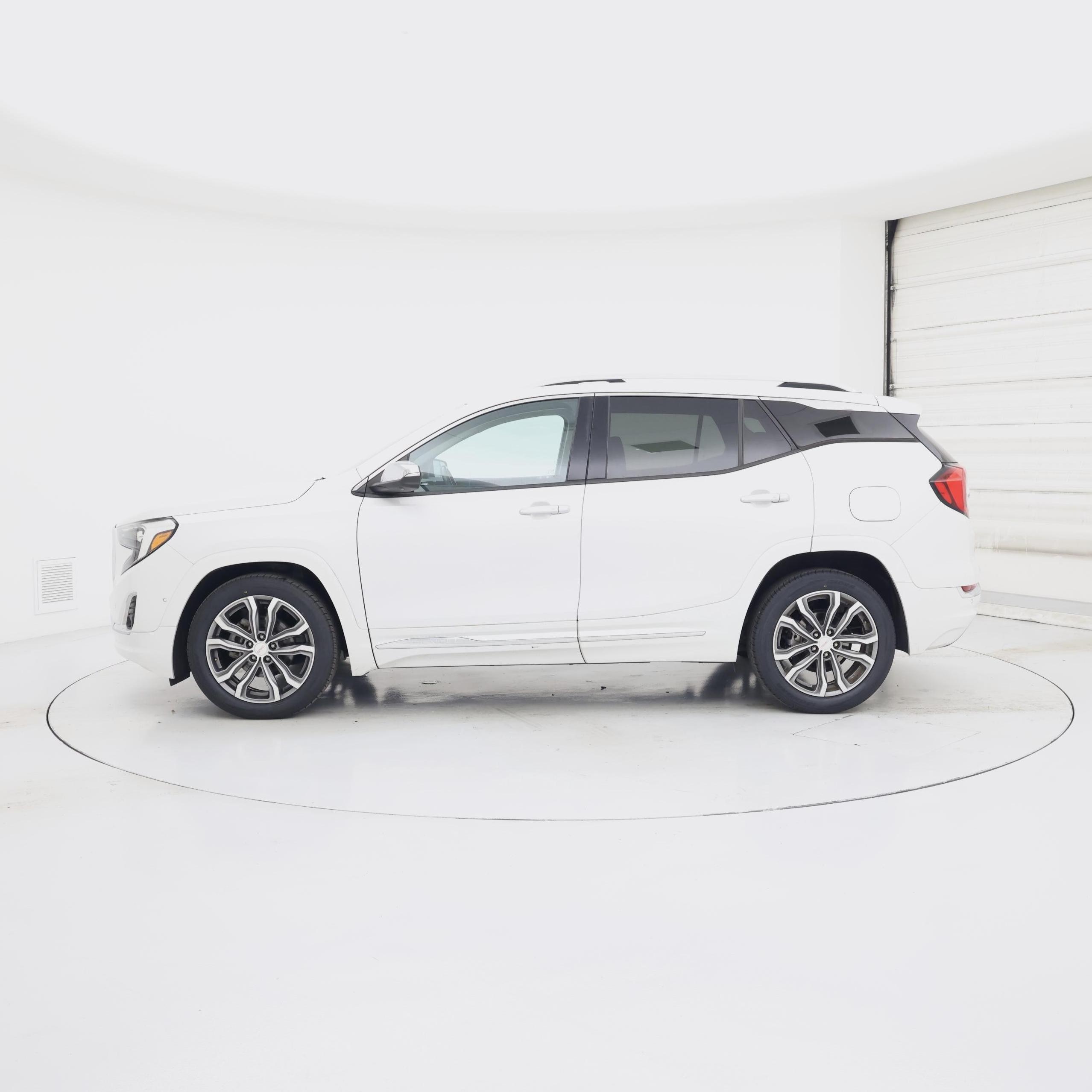 Thumbnail: 2021 GMC Terrain - 3