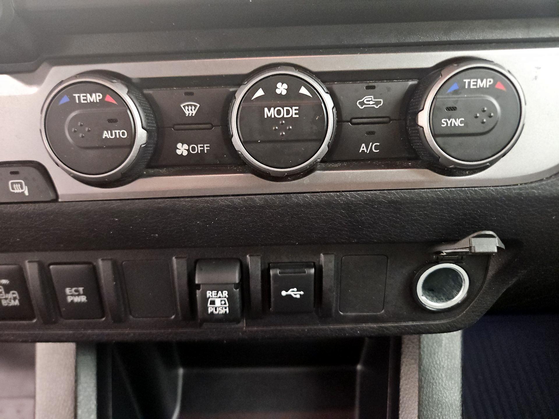 Thumbnail: 2022 Toyota Tacoma - 15