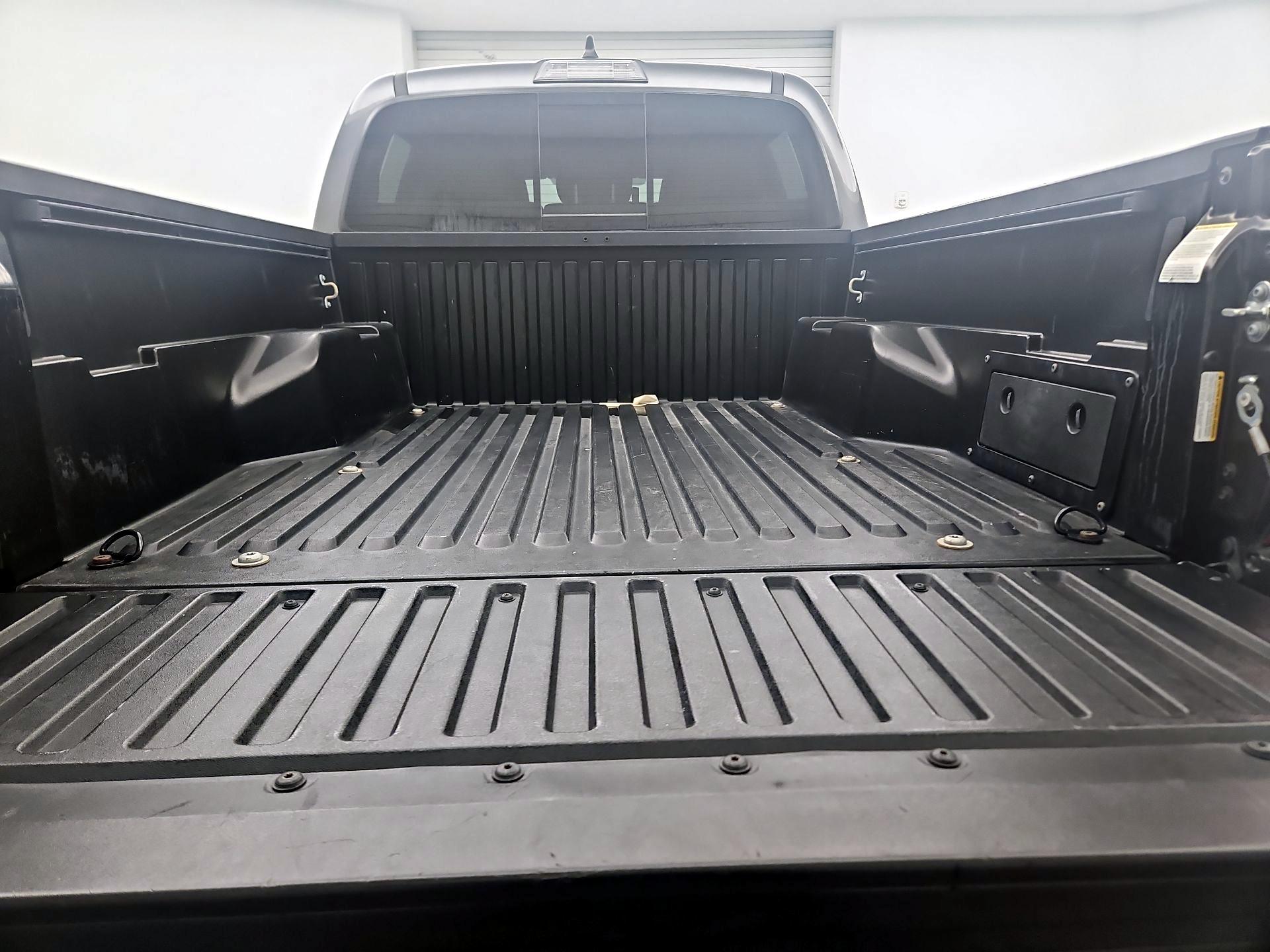 Thumbnail: 2022 Toyota Tacoma - 18