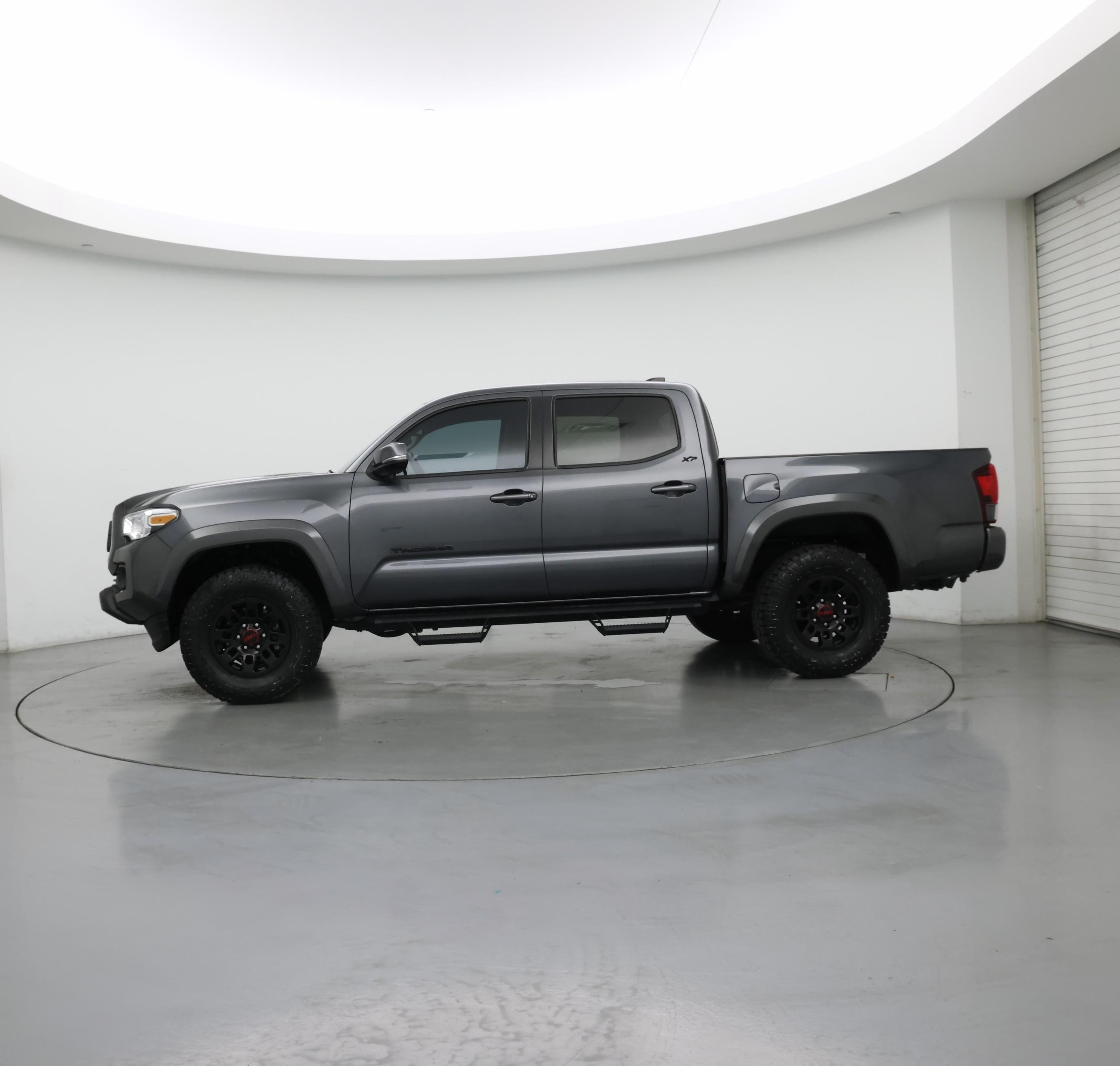 Thumbnail: 2022 Toyota Tacoma - 3