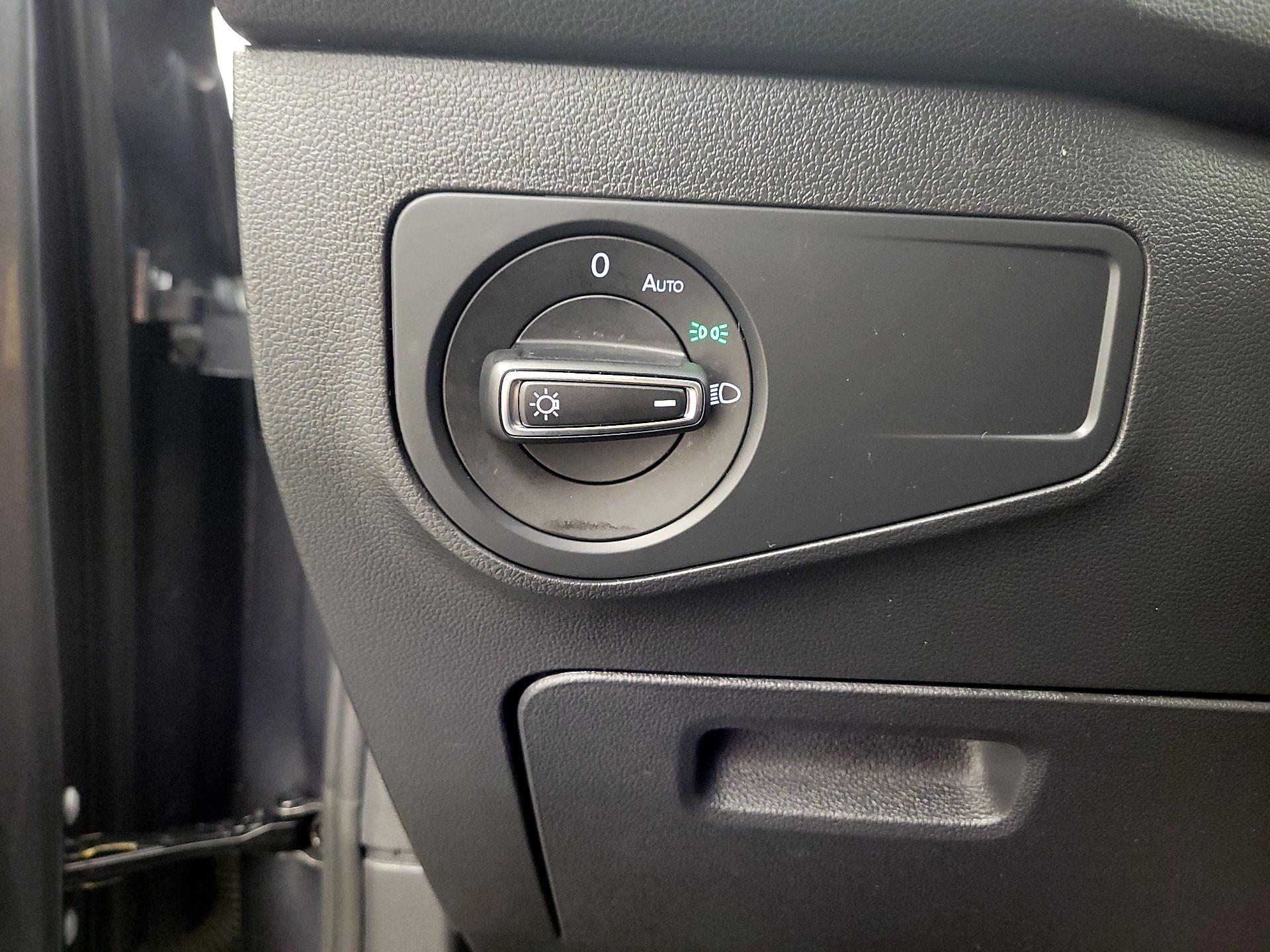 Thumbnail: 2022 Volkswagen Tiguan - 13