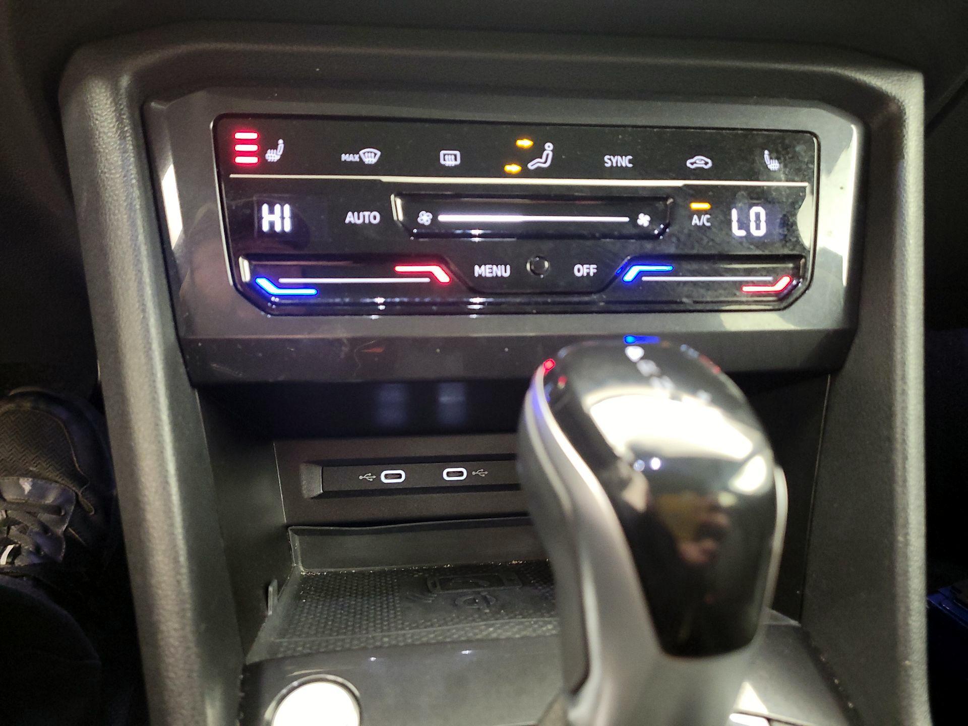 Thumbnail: 2022 Volkswagen Tiguan - 16