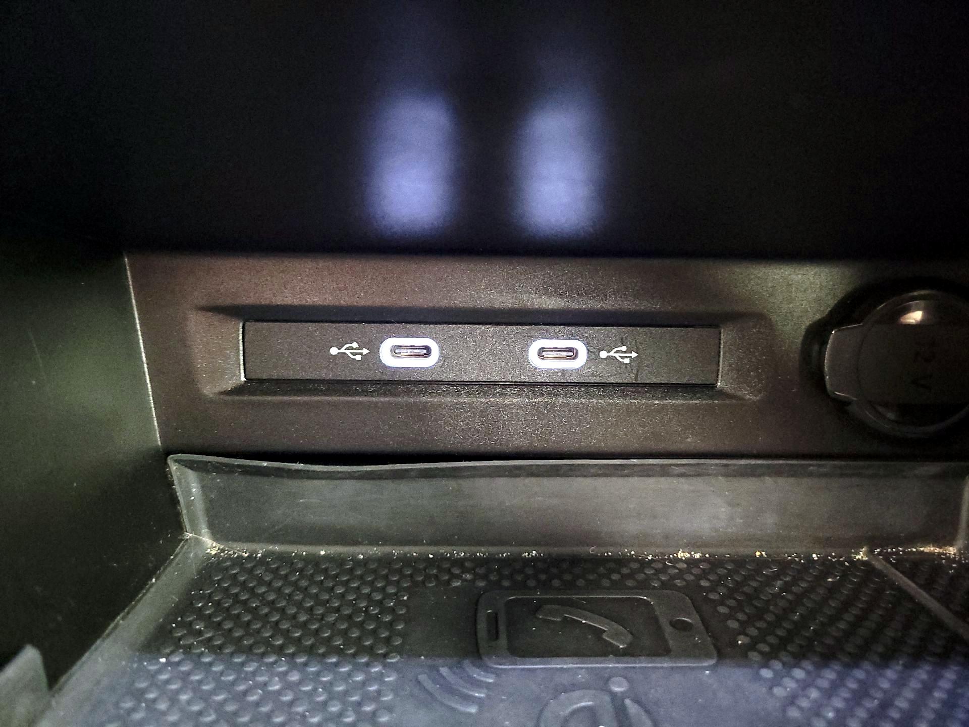 Thumbnail: 2022 Volkswagen Tiguan - 18