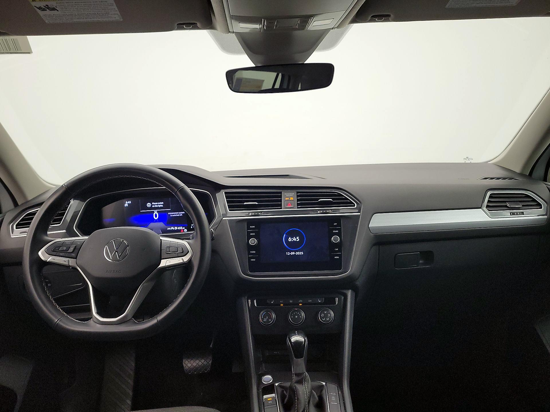 Thumbnail: 2024 Volkswagen Tiguan - 9