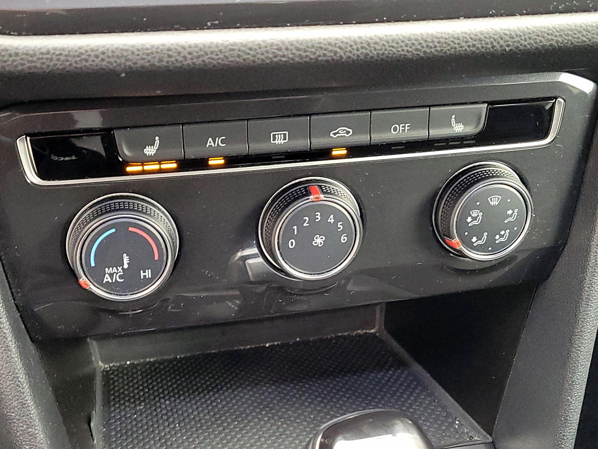 Thumbnail: 2024 Volkswagen Tiguan - 16