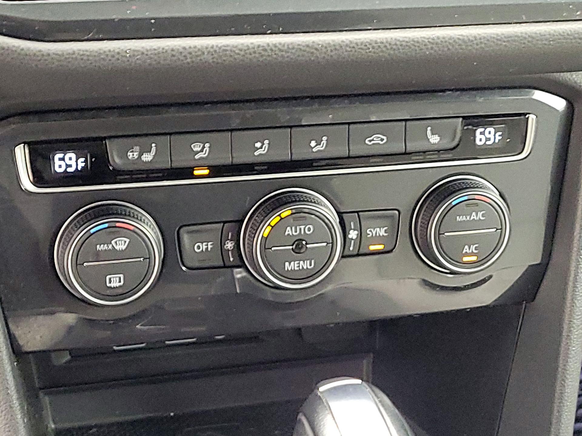 Thumbnail: 2020 Volkswagen Tiguan - 16