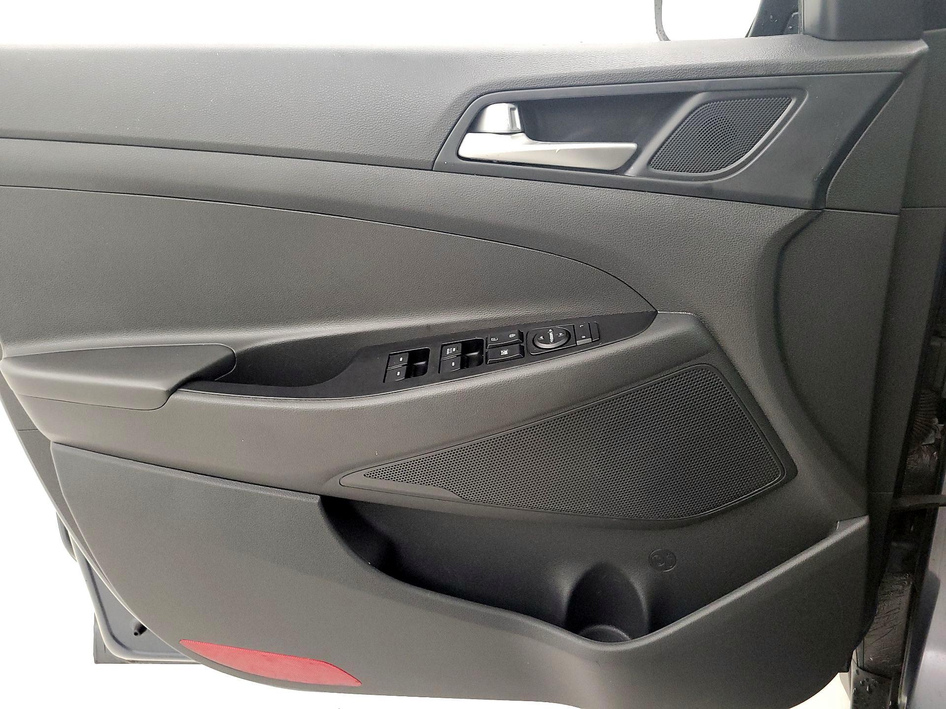 Thumbnail: 2020 Hyundai Tucson - 12