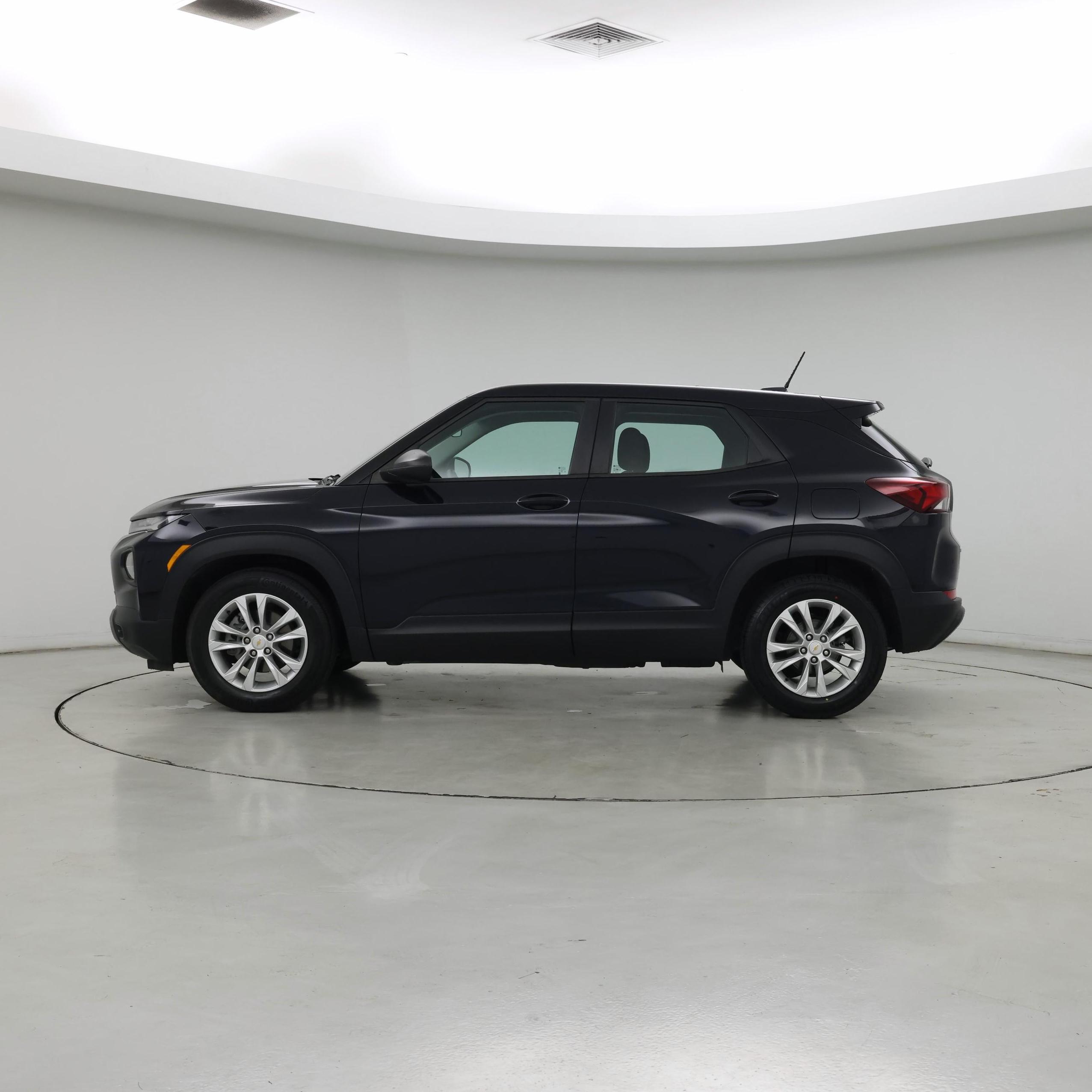 Thumbnail: 2021 Chevrolet TrailBlazer - 3